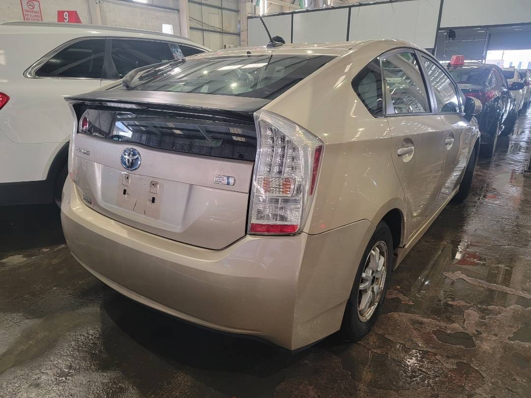 2010 TOYOTA PRIUS — 251904 Miles — Lot 004565 — Main - Marhaba Auctions Used Cars - Image 6