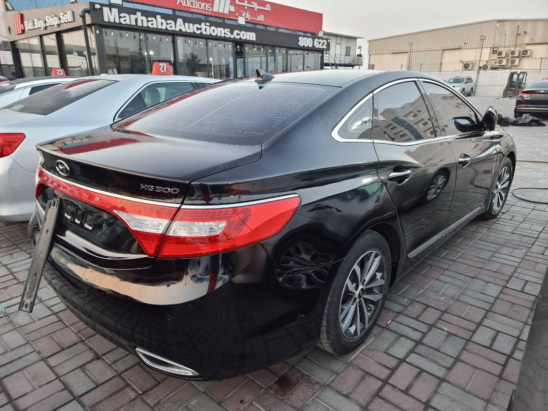 2011 HYUNDAI GRANDEUR — 308466 KM — Lot 214587 — Ind. 12 - Marhaba Auctions Used Cars - Image 4
