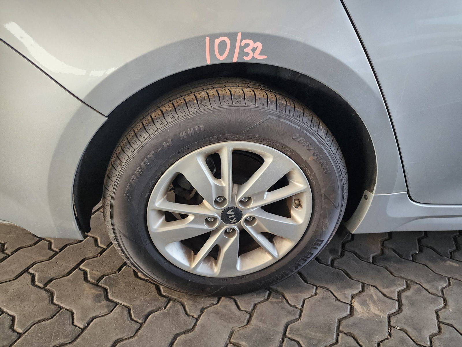 2019 KIA OPTIMA — 107925 Miles — Lot 36886684 — Main - Marhaba Auctions Used Cars - Image 4