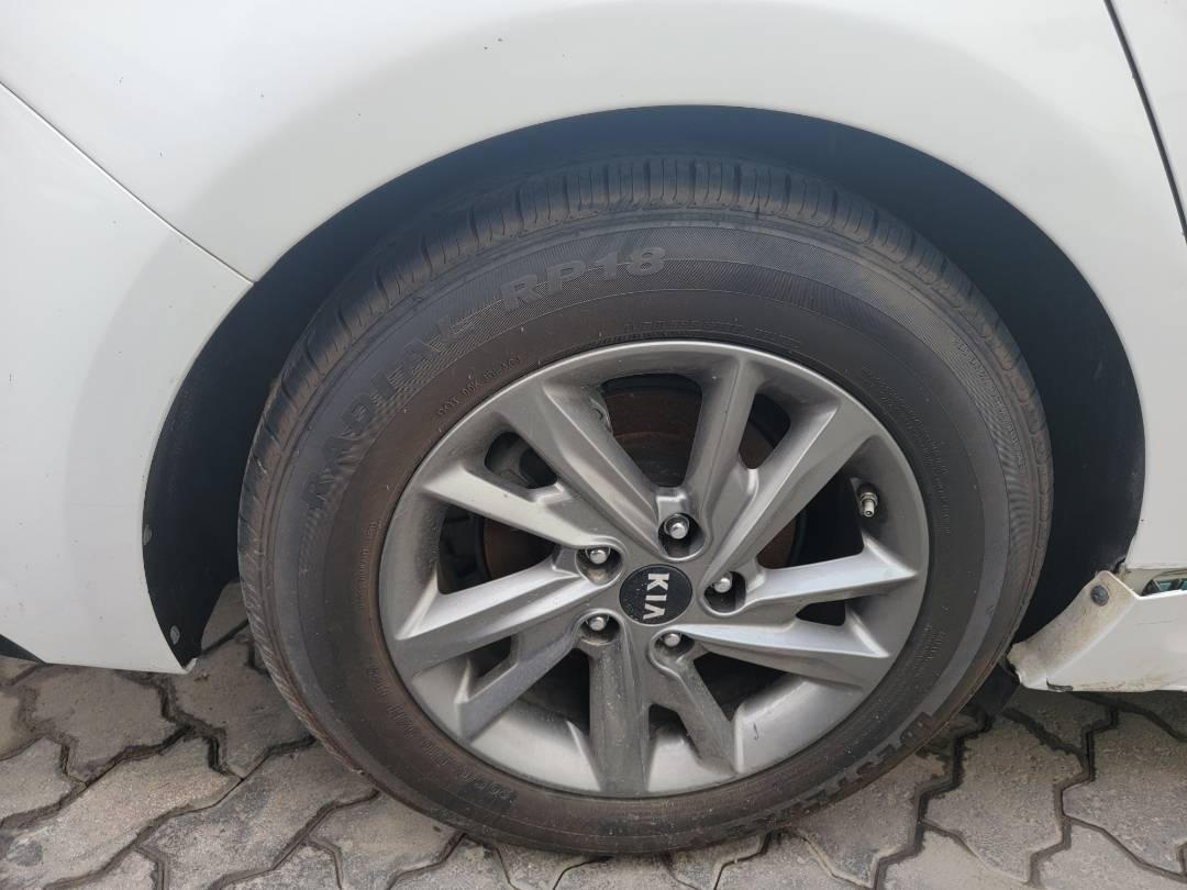 2019 KIA OPTIMA — 127245 Miles — Lot G336754 — Main - Marhaba Auctions Used Cars - Image 4
