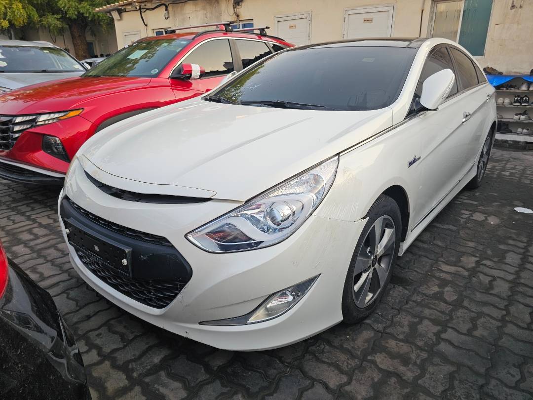 2012 HYUNDAI SONATA — 244115 KM — Lot 052510 — Main - Marhaba Auctions Used Cars - Image 5
