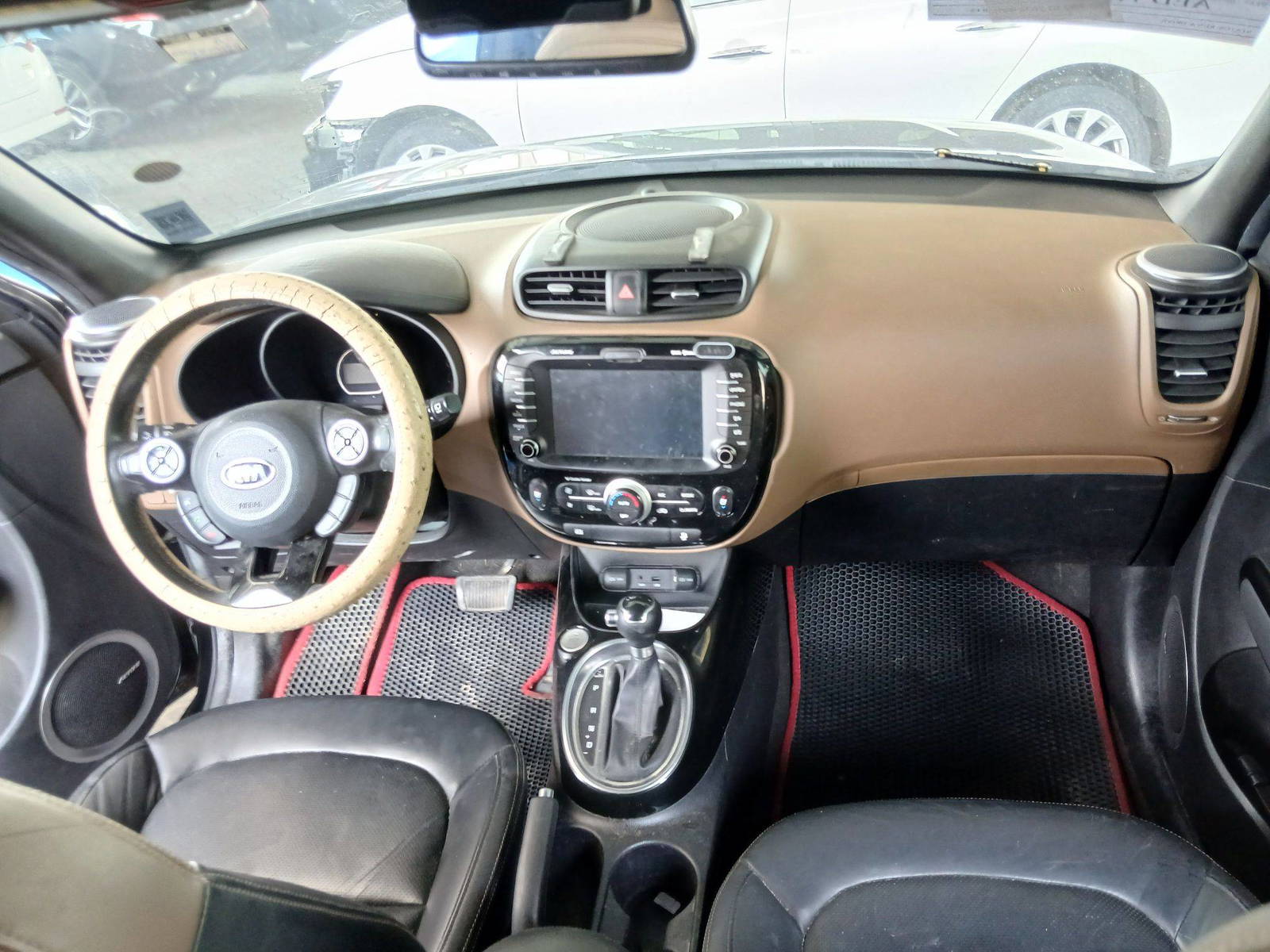 2015 KIA SOUL — 200459 KM — Lot 132424 — Souq - Marhaba Auctions Used Cars - Image 7