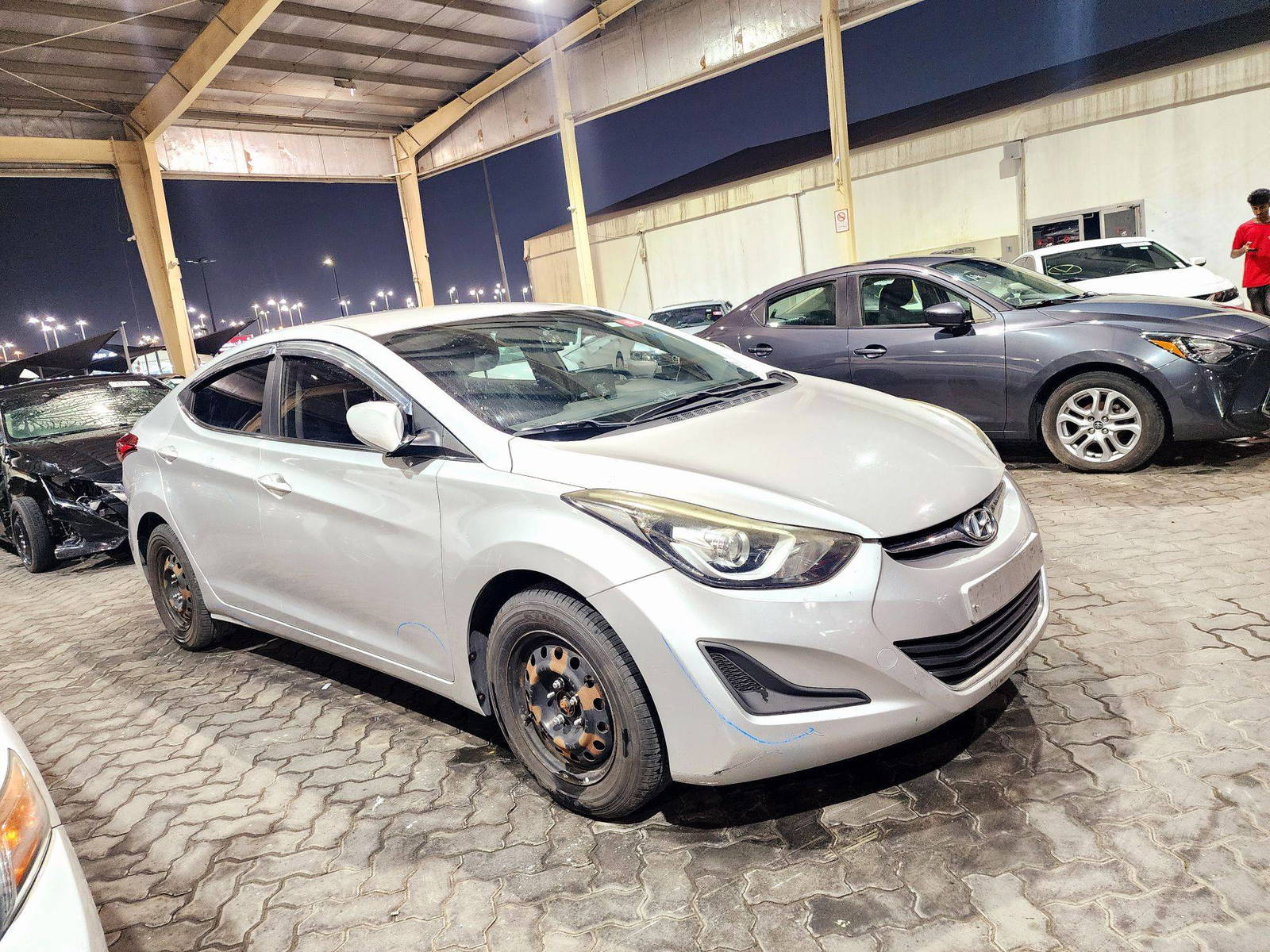 2014 HYUNDAI AVANTE — 96574 KM — Lot 048630 — Souq - Marhaba Auctions Used Cars - Image 4