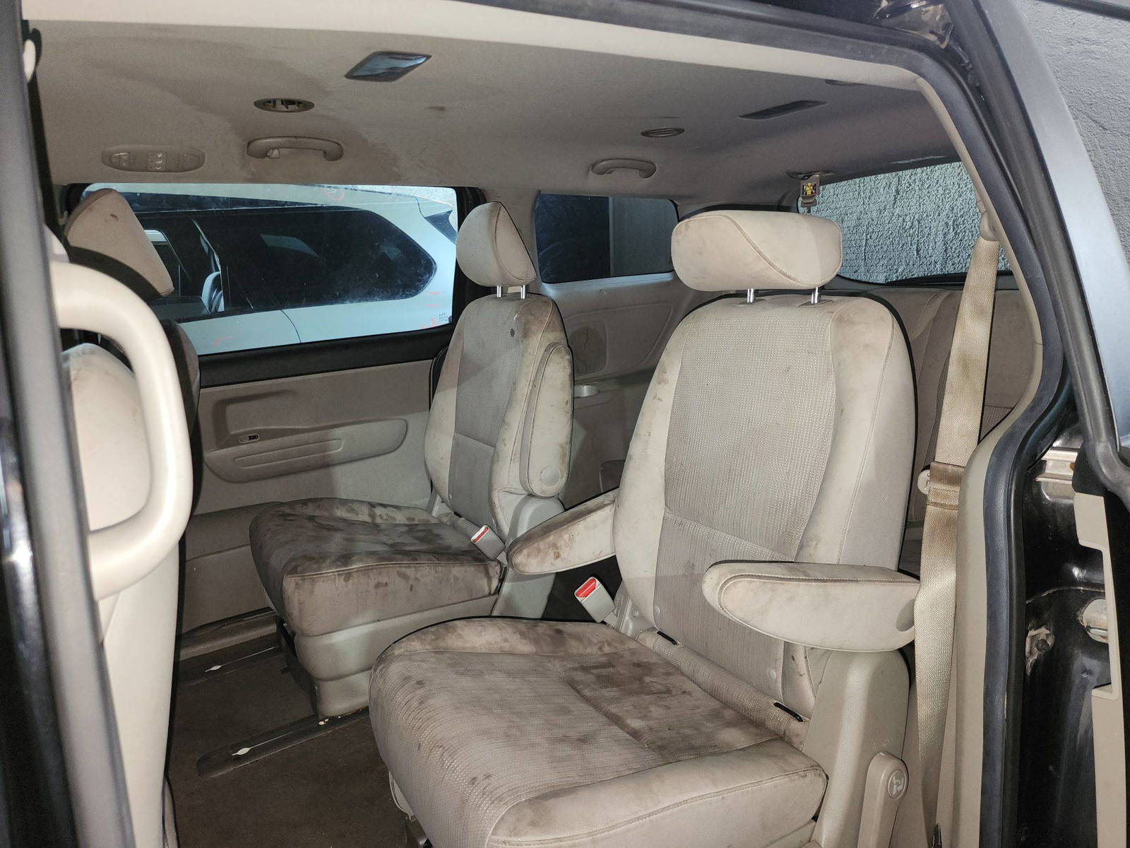 2020 KIA SEDONA — 120059 Miles — Lot 588253 — Al Quoz - Marhaba Auctions Used Cars - Image 7