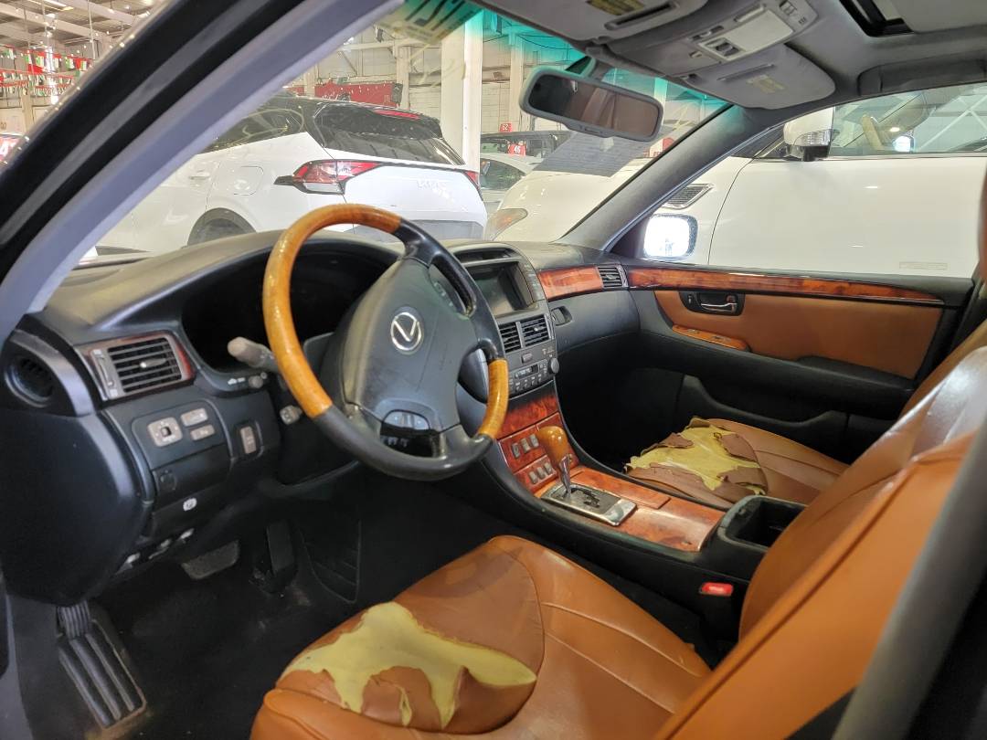 2004 LEXUS LS 430 — 269983 Miles — Lot X40166408 — Main - Marhaba Auctions Used Cars - Image 6
