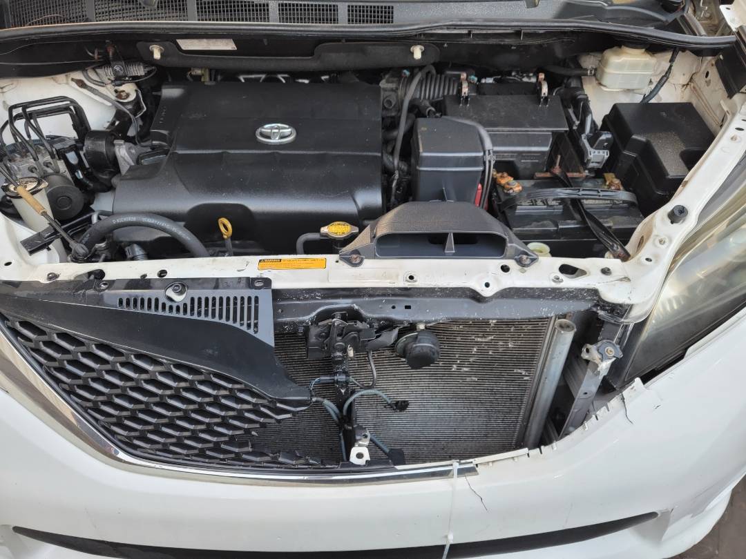 2011 TOYOTA SIENNA — 257489 Miles — Lot 48734 — Main - Marhaba Auctions Used Cars - Image 12