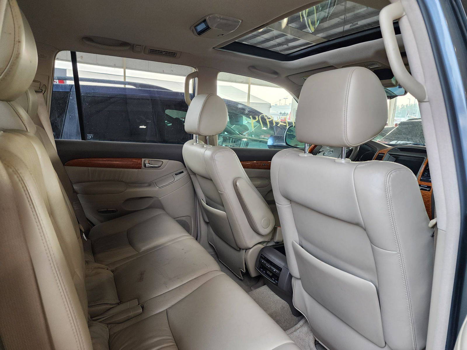 2006 LEXUS GX 470 — 231527 Miles — Lot 14379 — Ind. 12 - Marhaba Auctions Used Cars - Image 4