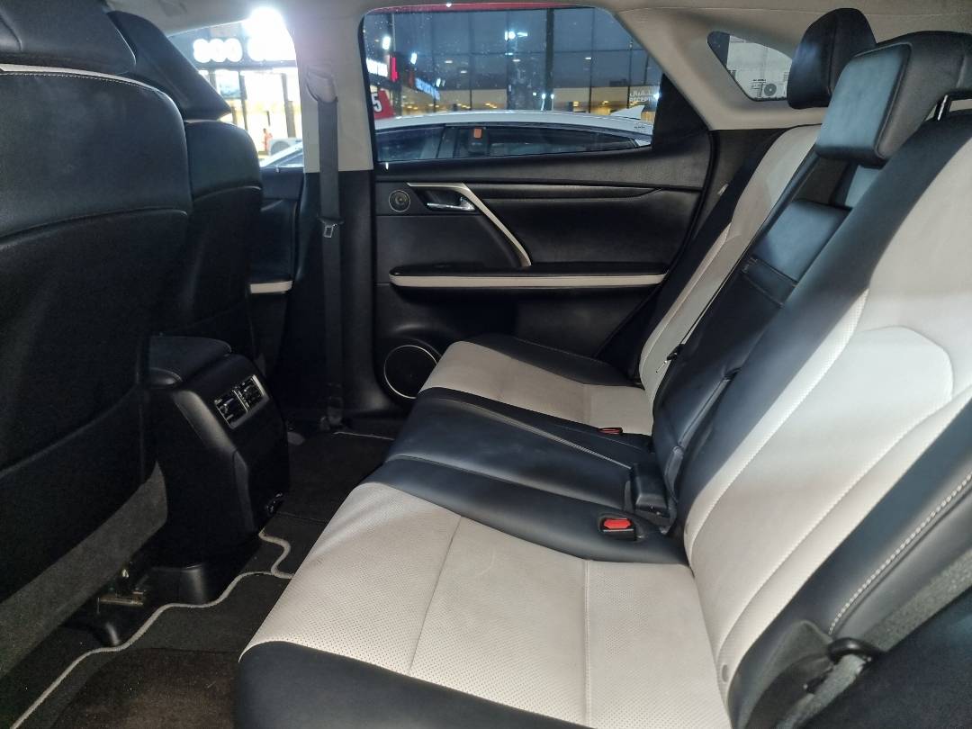 2022 LEXUS RX 350 — 47161 Miles — Lot 1254874 — Souq - Marhaba Auctions Used Cars - Image 6