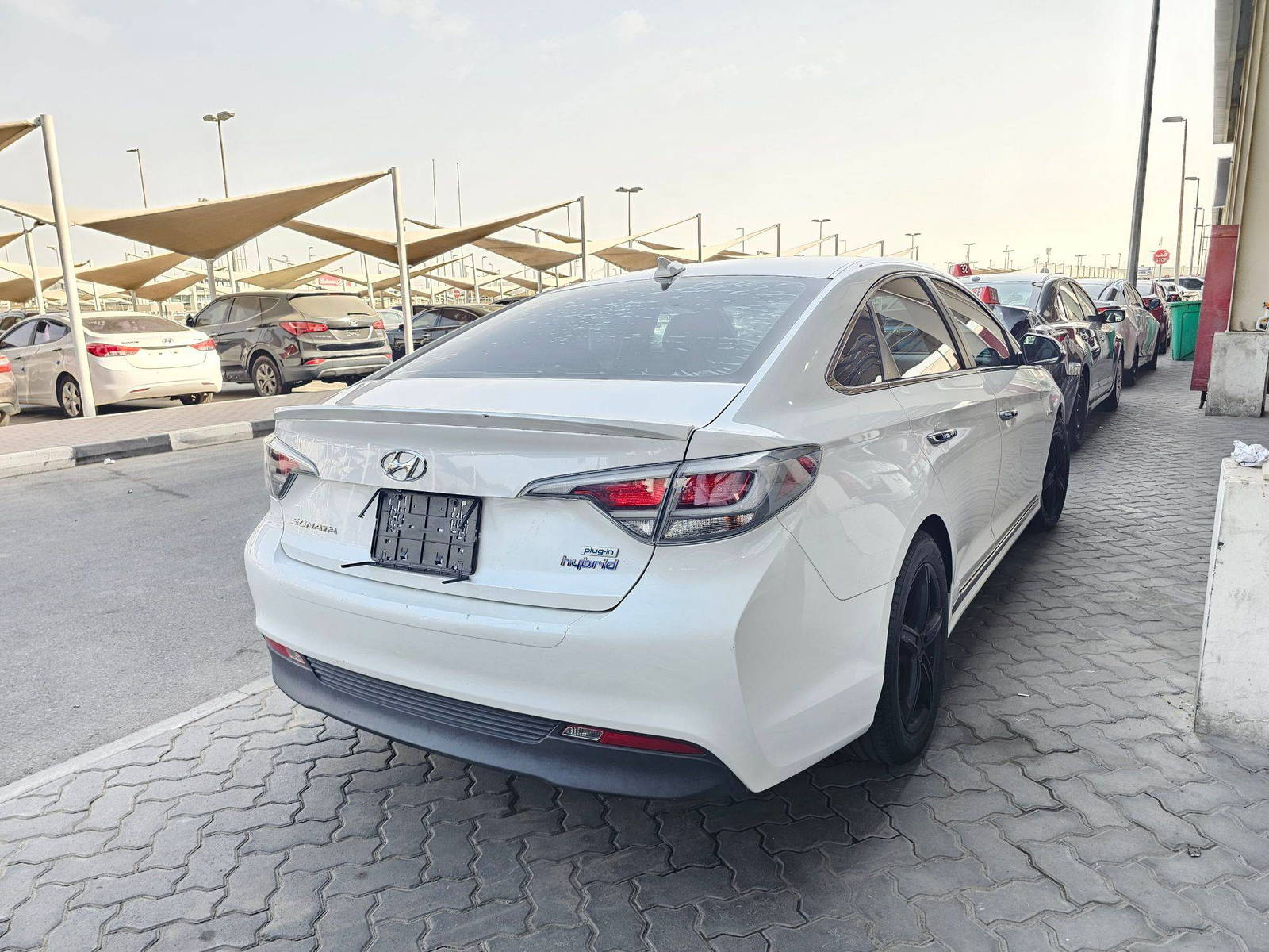 2016 HYUNDAI SONATA — 129674 Miles — Lot 21GA026470 — Souq - Marhaba Auctions Used Cars - Image 4