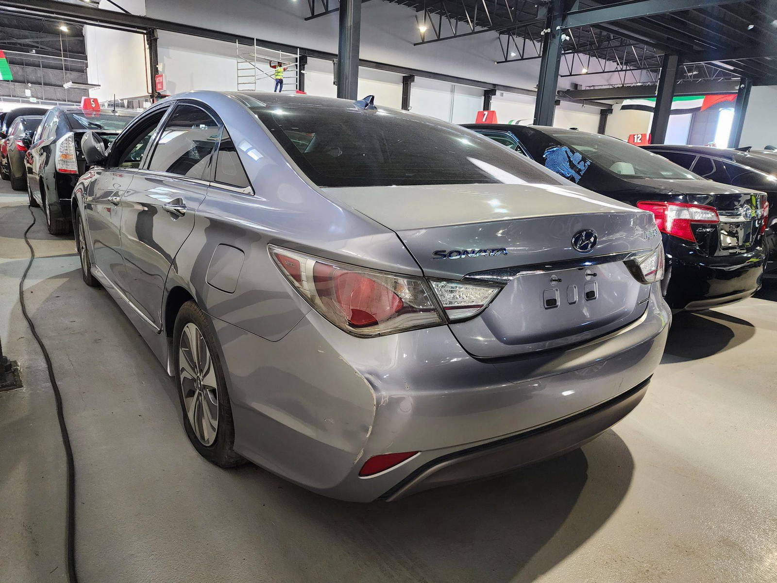 2015 HYUNDAI SONATA — 195495 Miles — Lot 129445 — Al Quoz - Marhaba Auctions Used Cars - Image 5