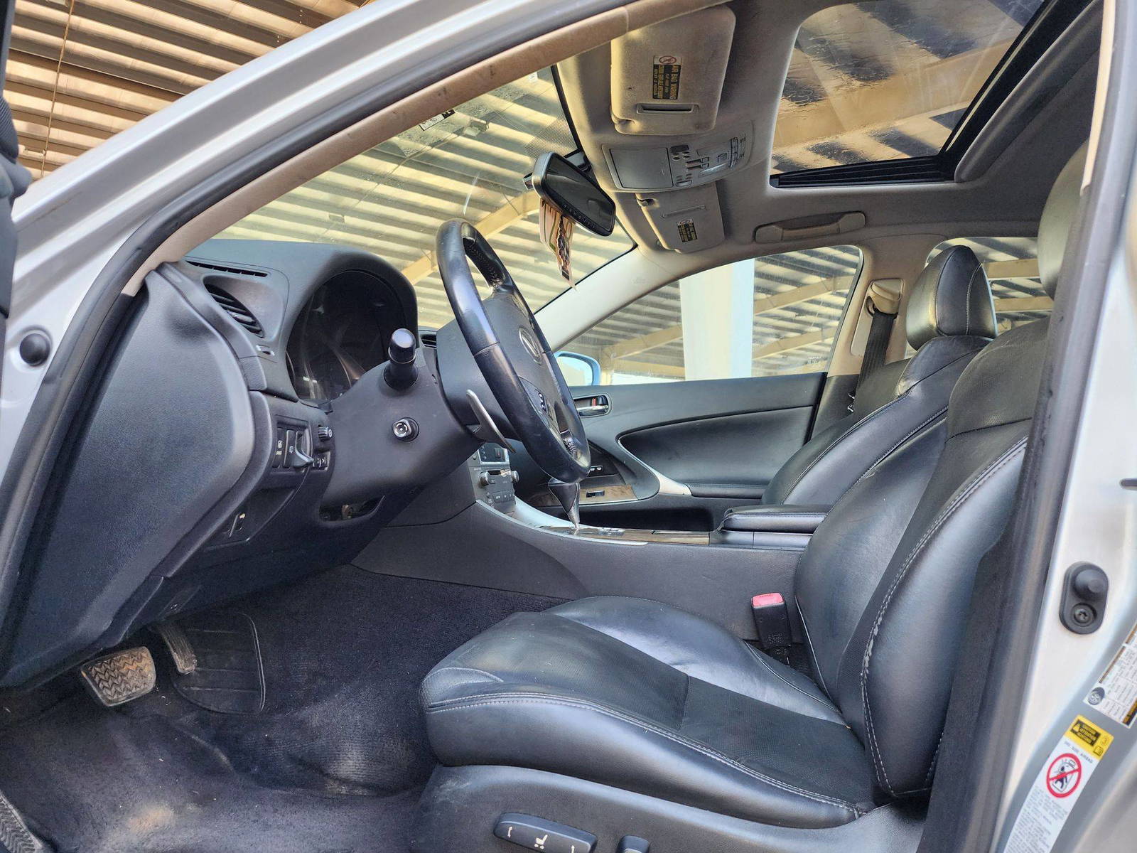 2010 LEXUS IS 250 — 256412 Miles — Lot 40614 — Souq - Marhaba Auctions Used Cars - Image 9