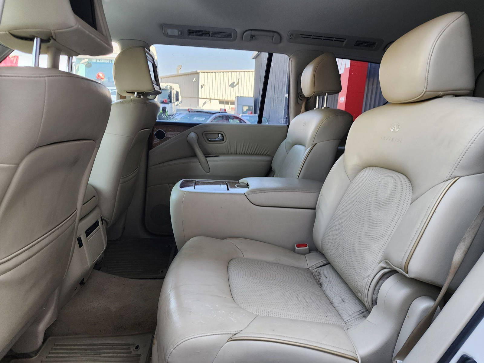 2014 INFINITI QX80 — 163296 Miles — Lot 58127574 — Souq - Marhaba Auctions Used Cars - Image 6