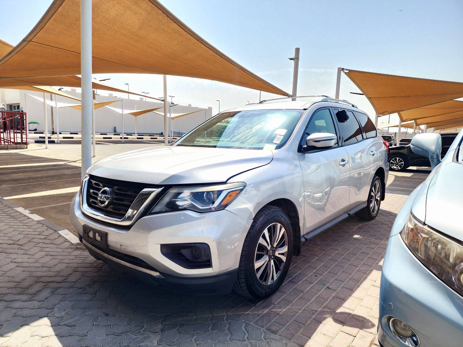 2017 NISSAN PATHFINDER — 174621 Miles — Lot 2HC687576 — Souq - Marhaba Auctions Used Cars - Image 5
