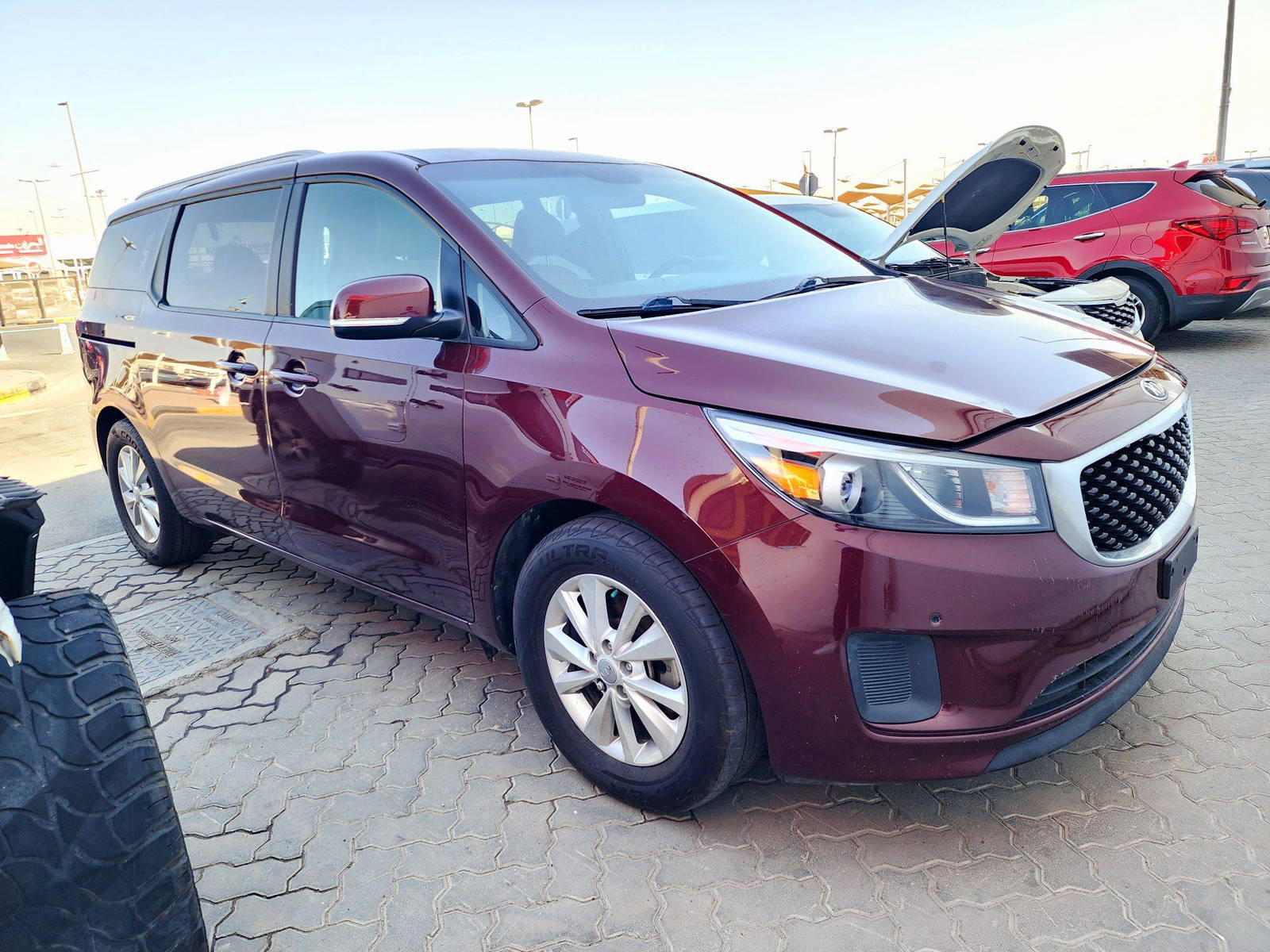 2017 KIA SEDONA — 137065 Miles — Lot 6247605 — Souq - Marhaba Auctions Used Cars - Image 4