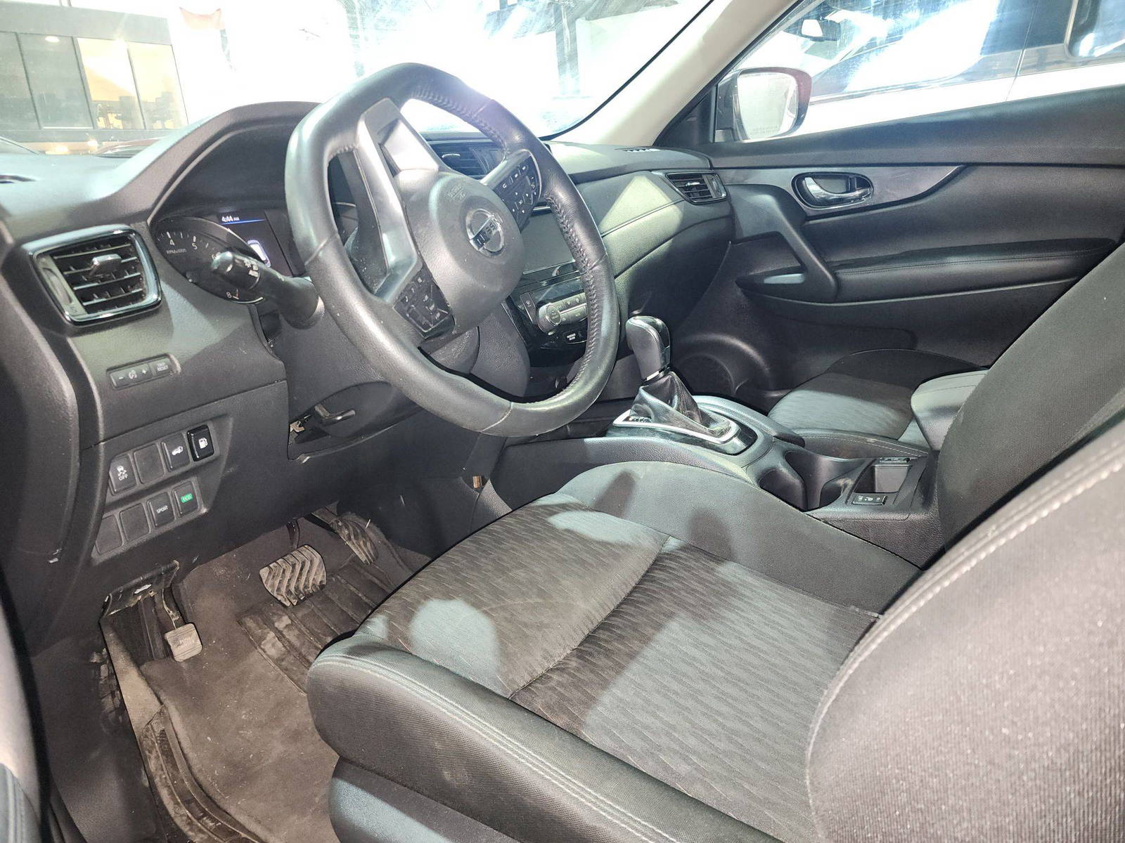 NISSAN ROGUE 2018 - Marhaba Auction Used Cars - Image 8