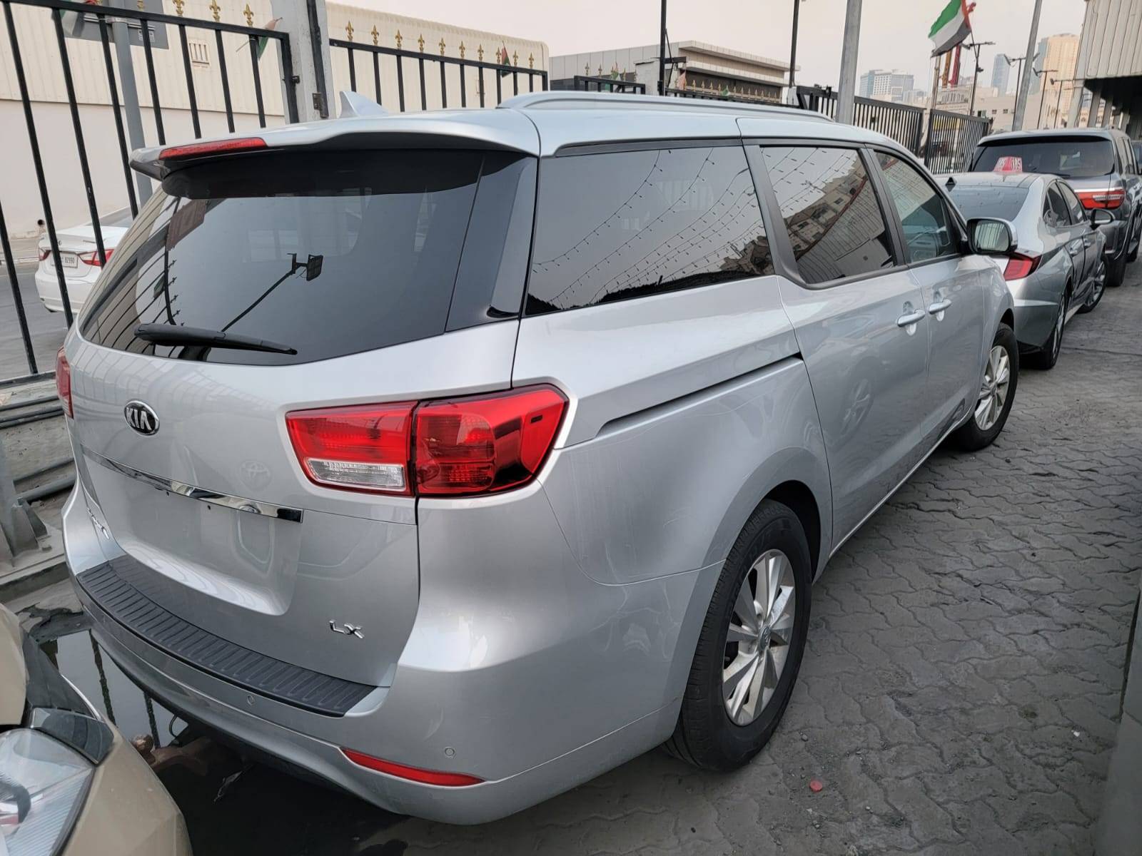 KIA SEDONA 2016 - Marhaba Auction Used Cars - Image 4