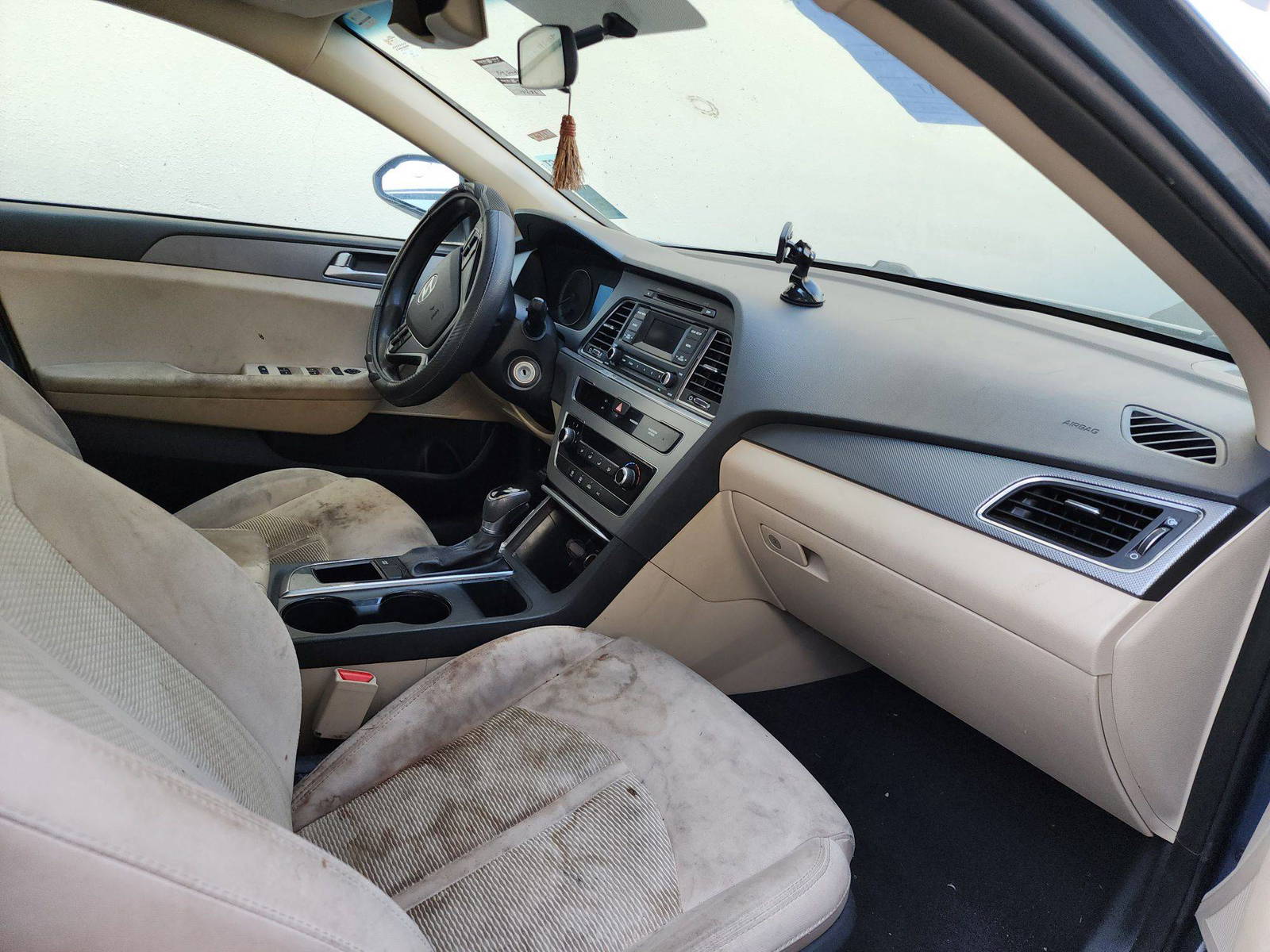 2016 HYUNDAI SONATA — 174186 Miles — Lot 98765 — Al Quoz - Marhaba Auctions Used Cars - Image 9