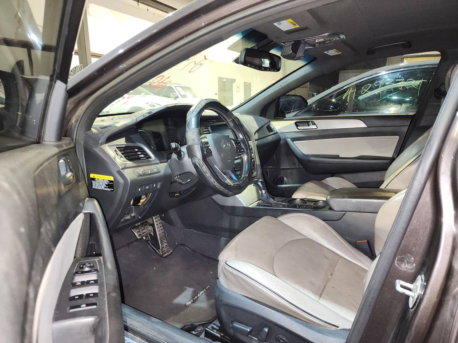 2015 HYUNDAI SONATA — 170971 Miles — Lot 4532658 — Al Quoz - Marhaba Auctions Used Cars - Image 12