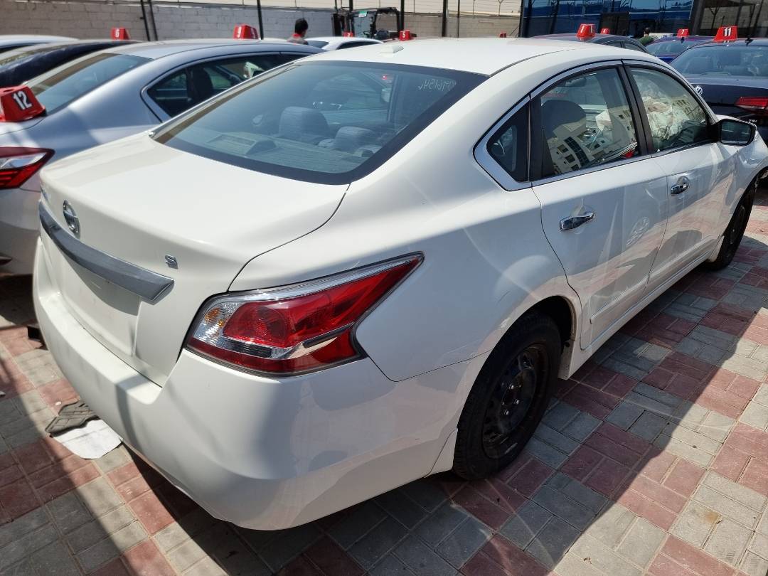 2015 NISSAN ALTIMA — 110766 Miles — Lot 415937 — Ind. 12 - Marhaba Auctions Used Cars - Image 4