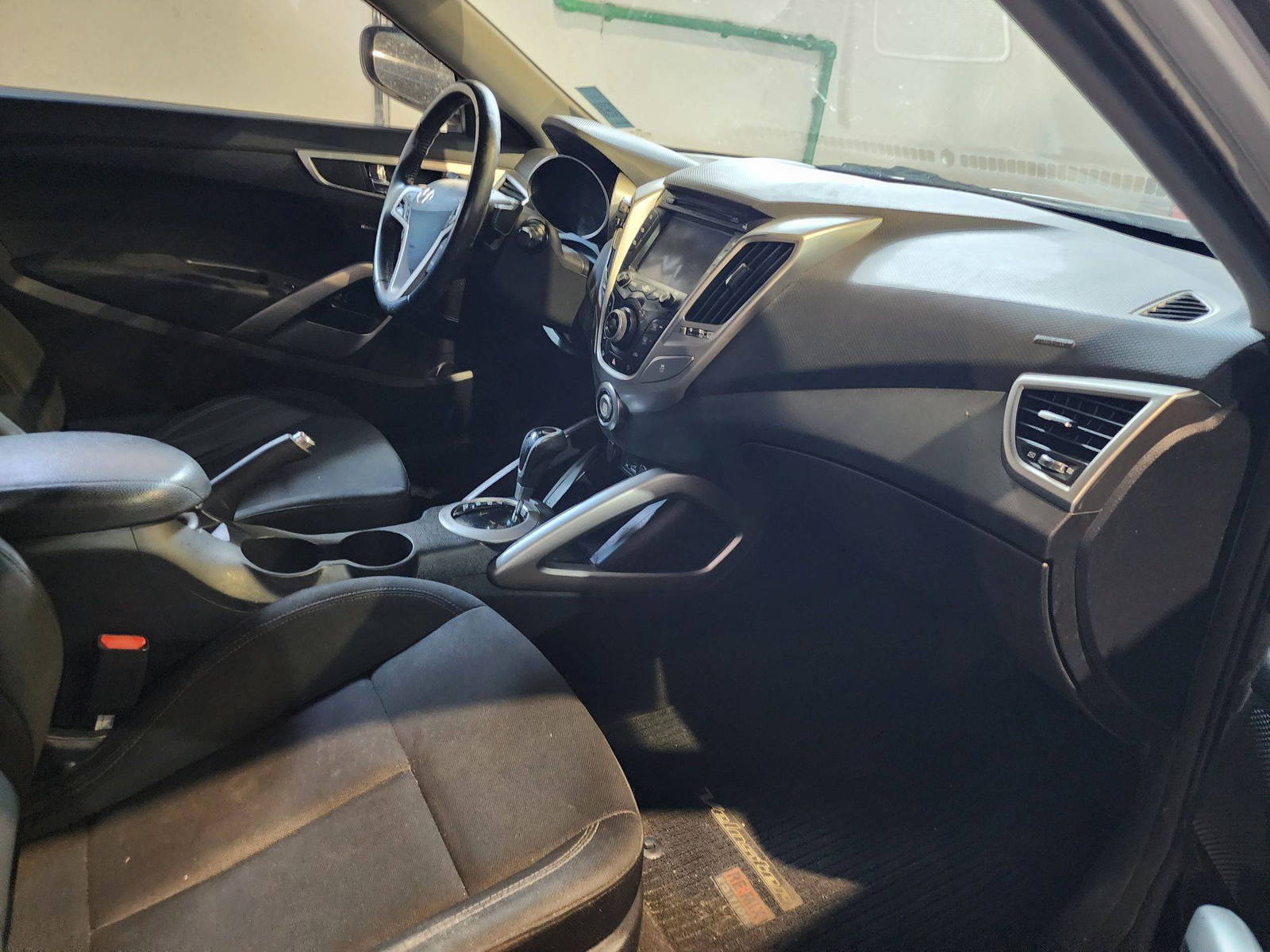2013 HYUNDAI VELOSTER — 157173 Miles — Lot 136466 — Al Quoz - Marhaba Auctions Used Cars - Image 6