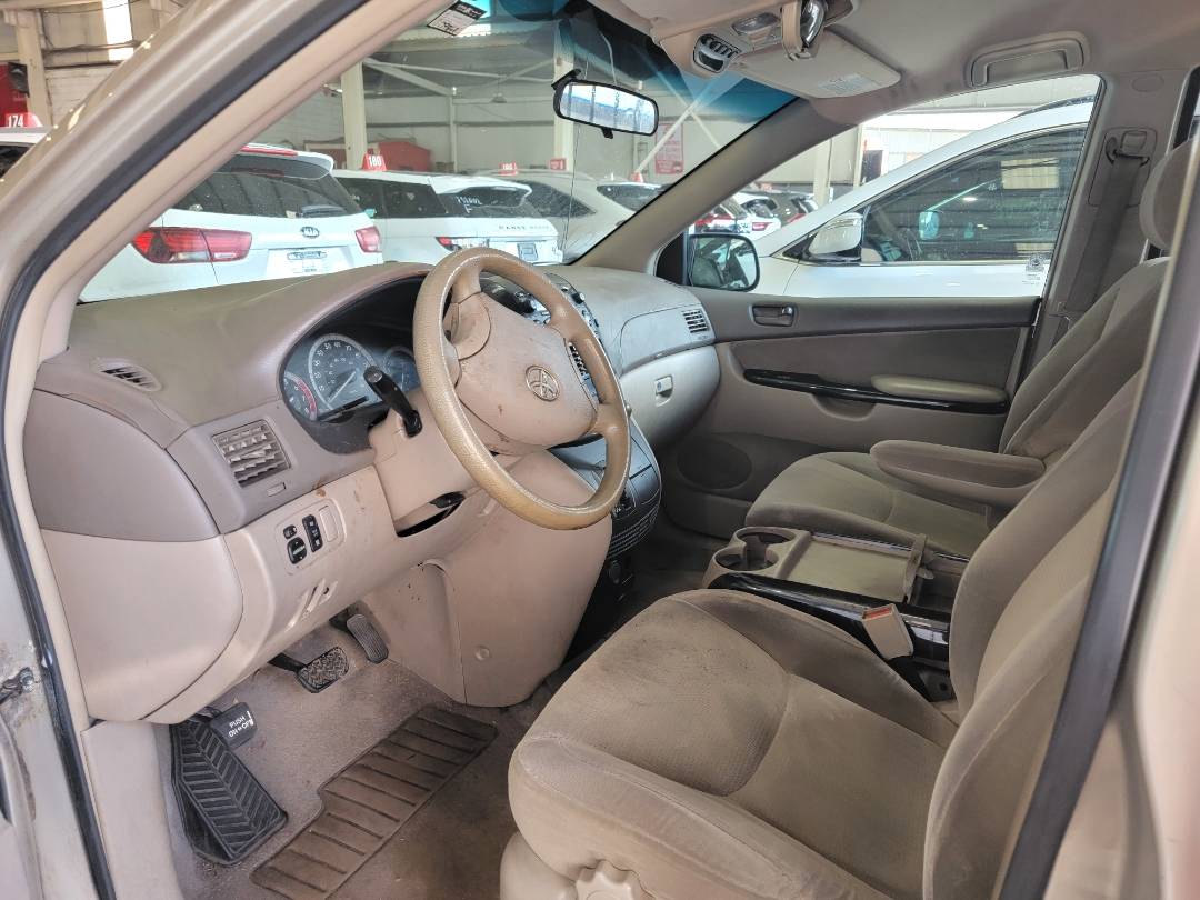 2004 TOYOTA SIENNA — 179849 Miles — Lot 77112783 — Ind. 12 - Marhaba Auctions Used Cars - Image 8