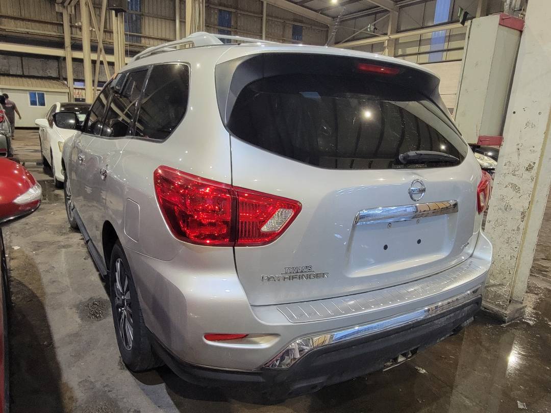 2017 NISSAN PATHFINDER — 204143 Miles — Lot 2MM8HC687900 — Main - Marhaba Auctions Used Cars - Image 5