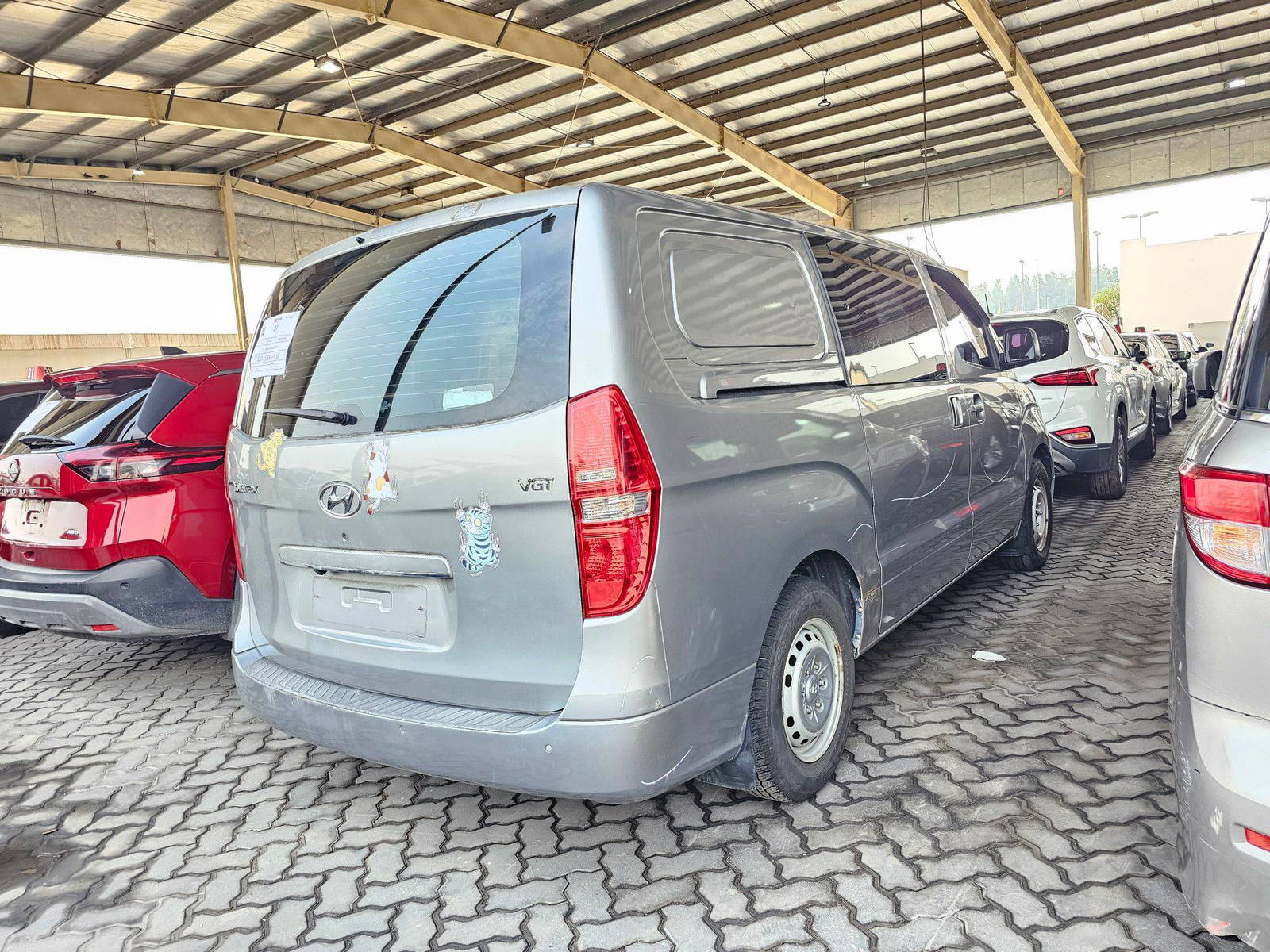 2017 HYUNDAI GRAND STAREX — 262410 KM — Lot 831888 — Main - Marhaba Auctions Used Cars - Image 3