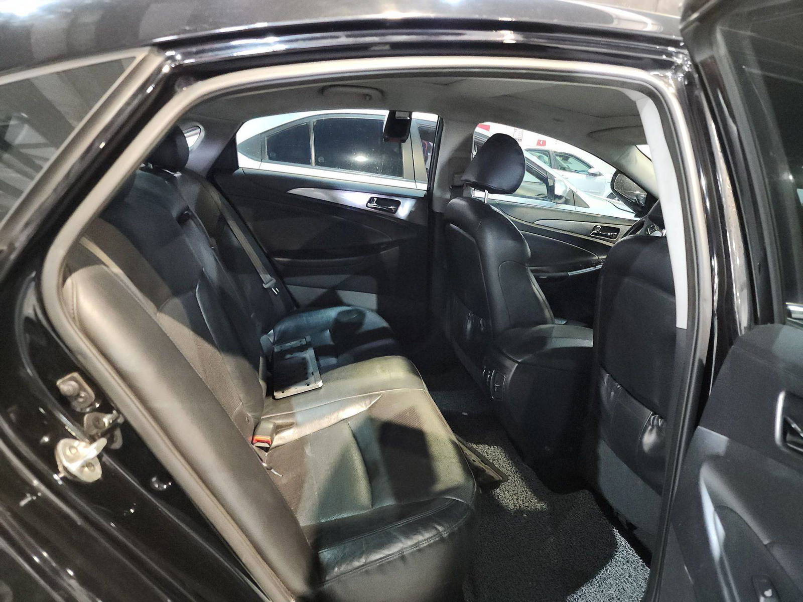 2012 HYUNDAI SONATA — 220888 KM — Lot 018100 — Al Quoz - Marhaba Auctions Used Cars - Image 7