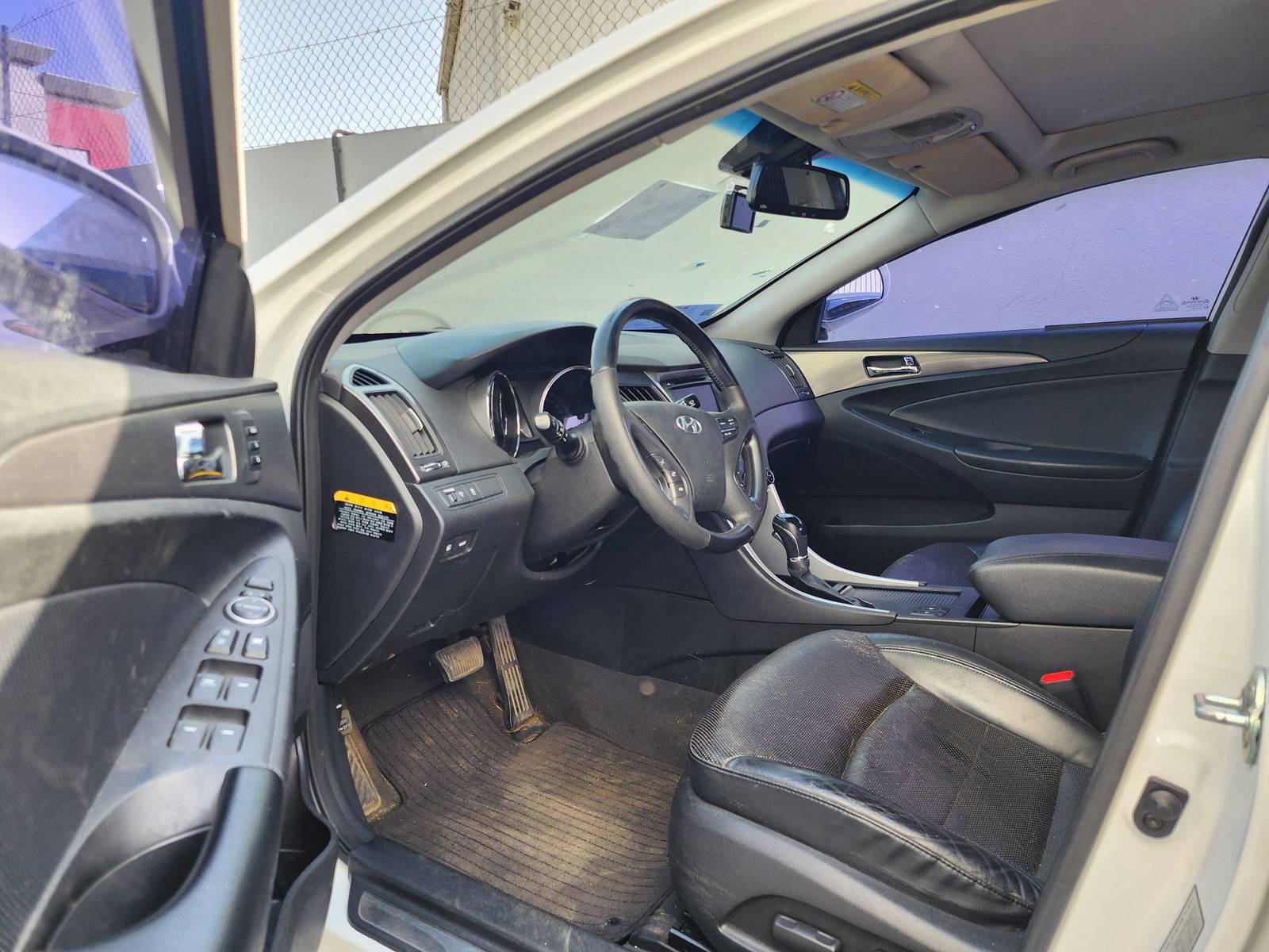 2012 HYUNDAI SONATA — 240543 KM — Lot 038510 — Souq - Marhaba Auctions Used Cars - Image 9