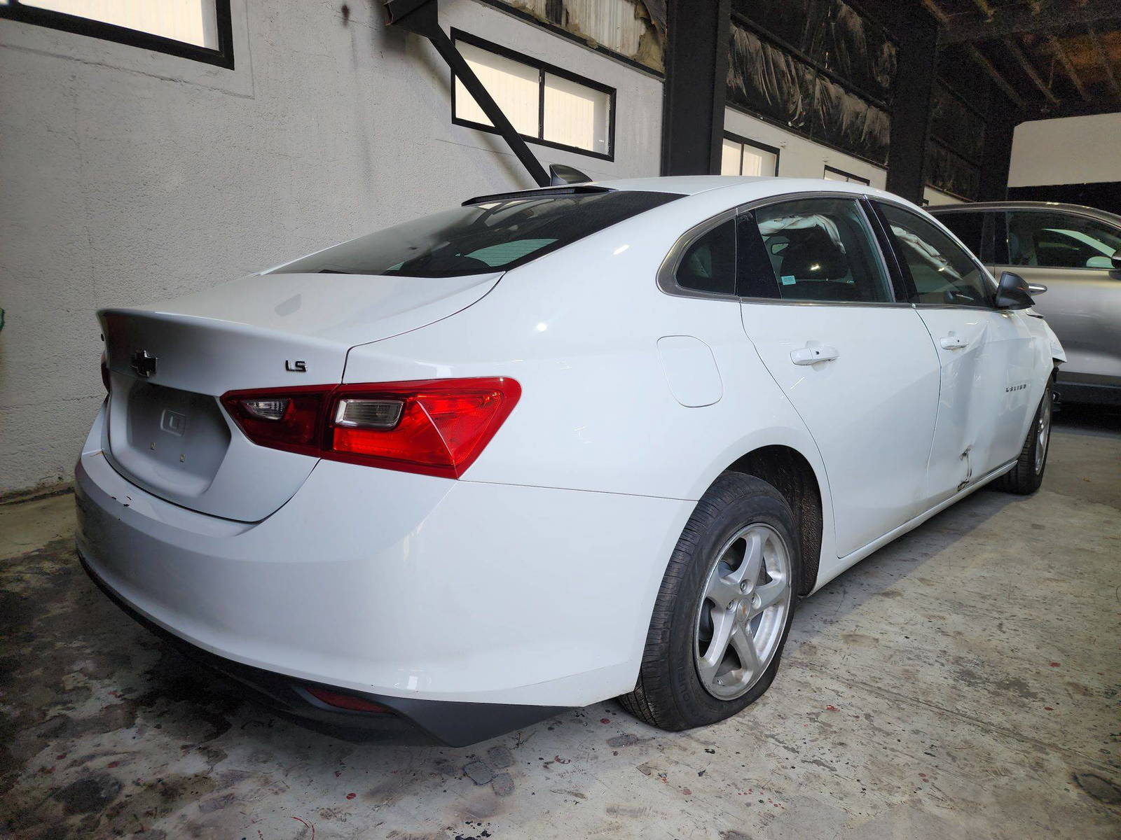 2016 CHEVROLET MALIBU — 44067 Miles — Lot 87077674 — Souq - Marhaba Auctions Used Cars - Image 4