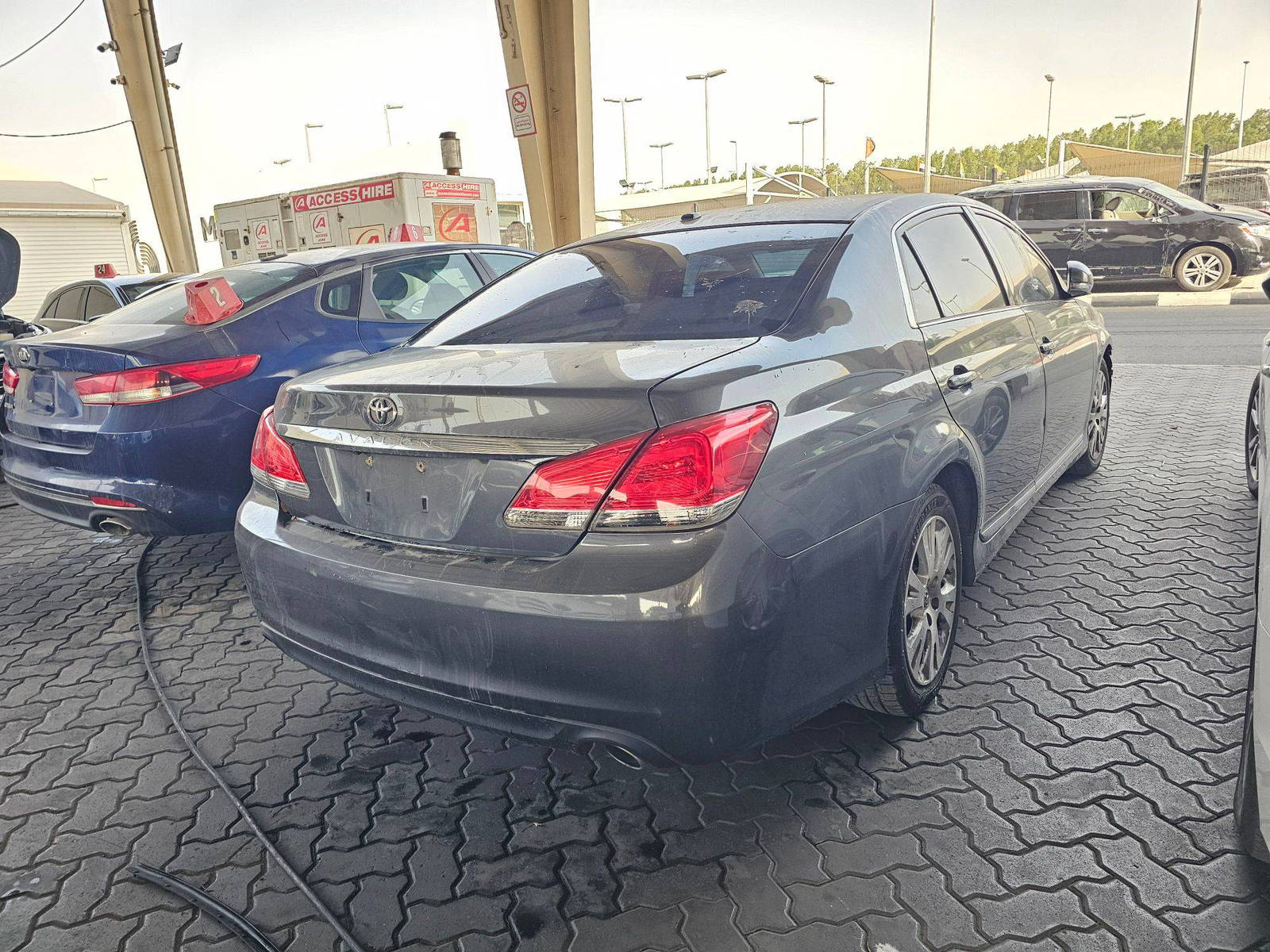 2011 TOYOTA AVALON — 173358 Miles — Lot 91403485 — Souq - Marhaba Auctions Used Cars - Image 4