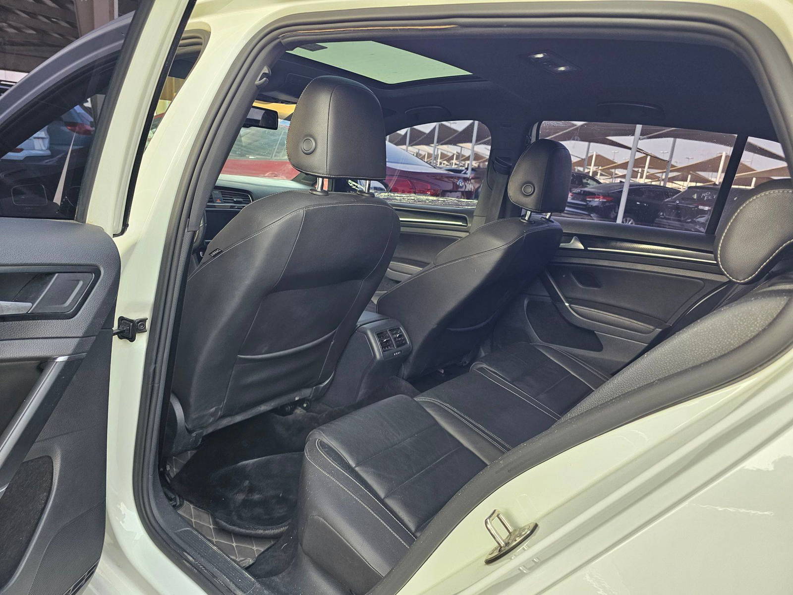 2016 VOLKSWAGEN GOLF GTI SE — 249983 KM — Lot U3GW052652 — Souq - Marhaba Auctions Used Cars - Image 6