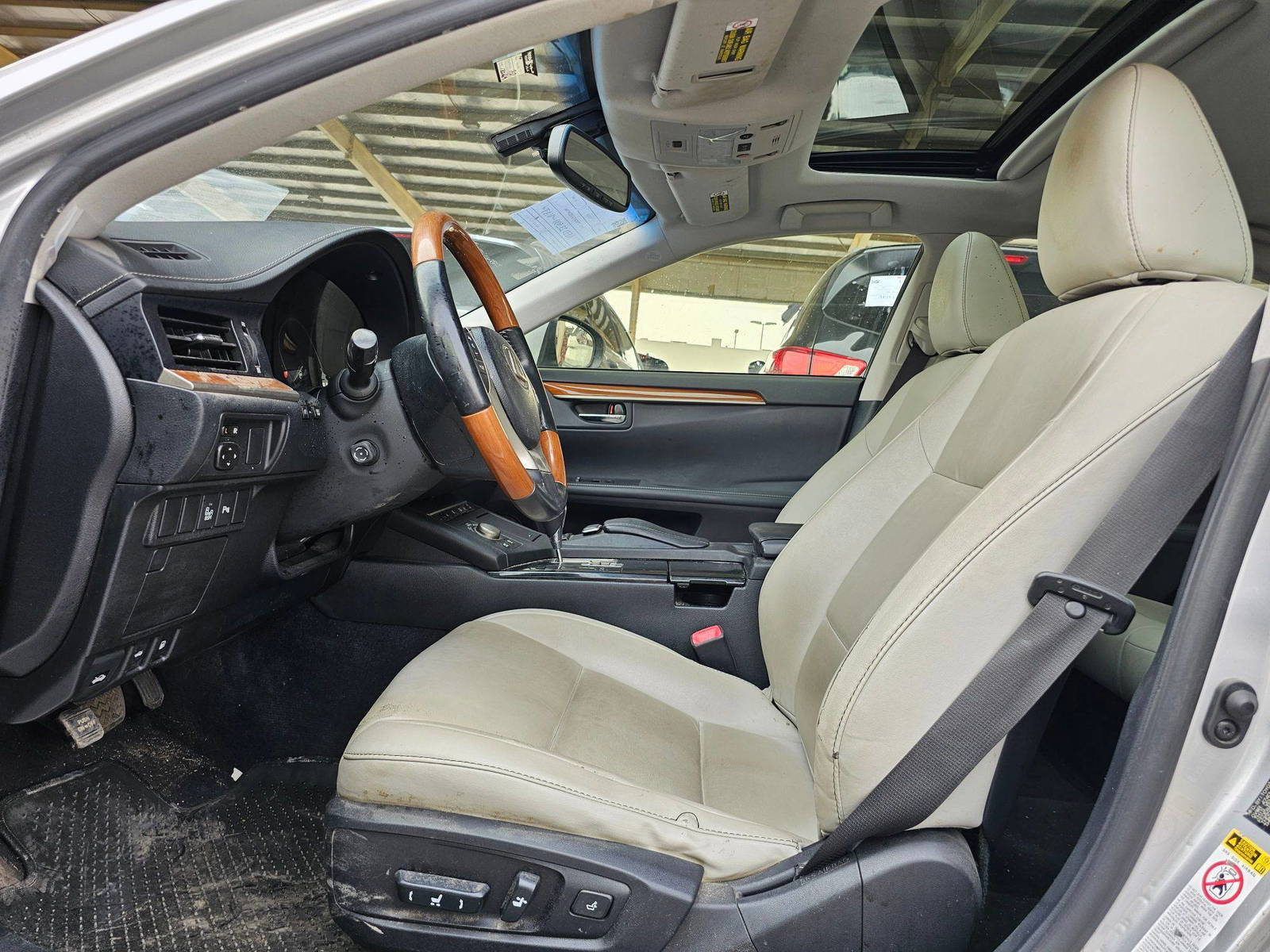 2013 LEXUS ES 300H — 182669 Miles — Lot 1GGXD2007806 — Souq - Marhaba Auctions Used Cars - Image 9