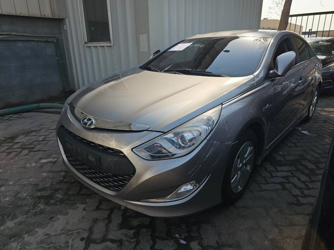 2014 HYUNDAI SONATA — 263901 KM — Lot 092903 — Souq - Marhaba Auctions Used Cars - Image 3