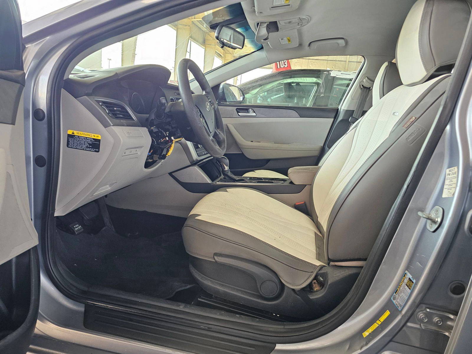 2016 HYUNDAI SONATA — 183000 Miles — Lot H335524 — Souq - Marhaba Auctions Used Cars - Image 9