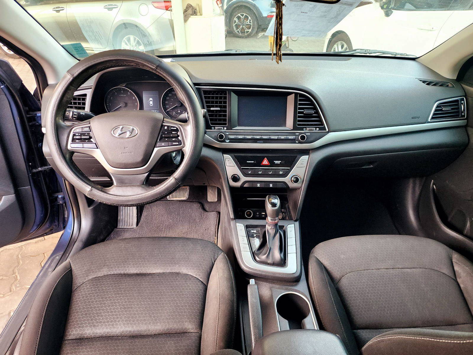 2017 HYUNDAI ELANTRA — 230180 KM — Lot HU254391 — Souq - Marhaba Auctions Used Cars - Image 7