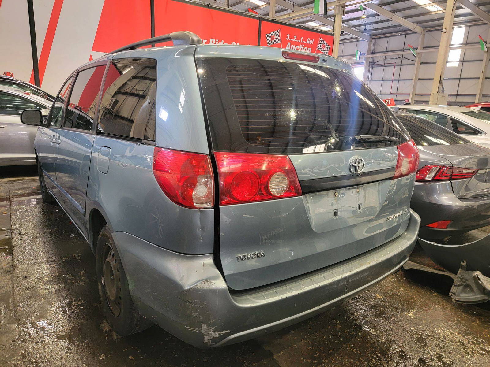 2009 TOYOTA SIENNA — 194637 Miles — Lot S227247 — Souq - Marhaba Auctions Used Cars - Image 3
