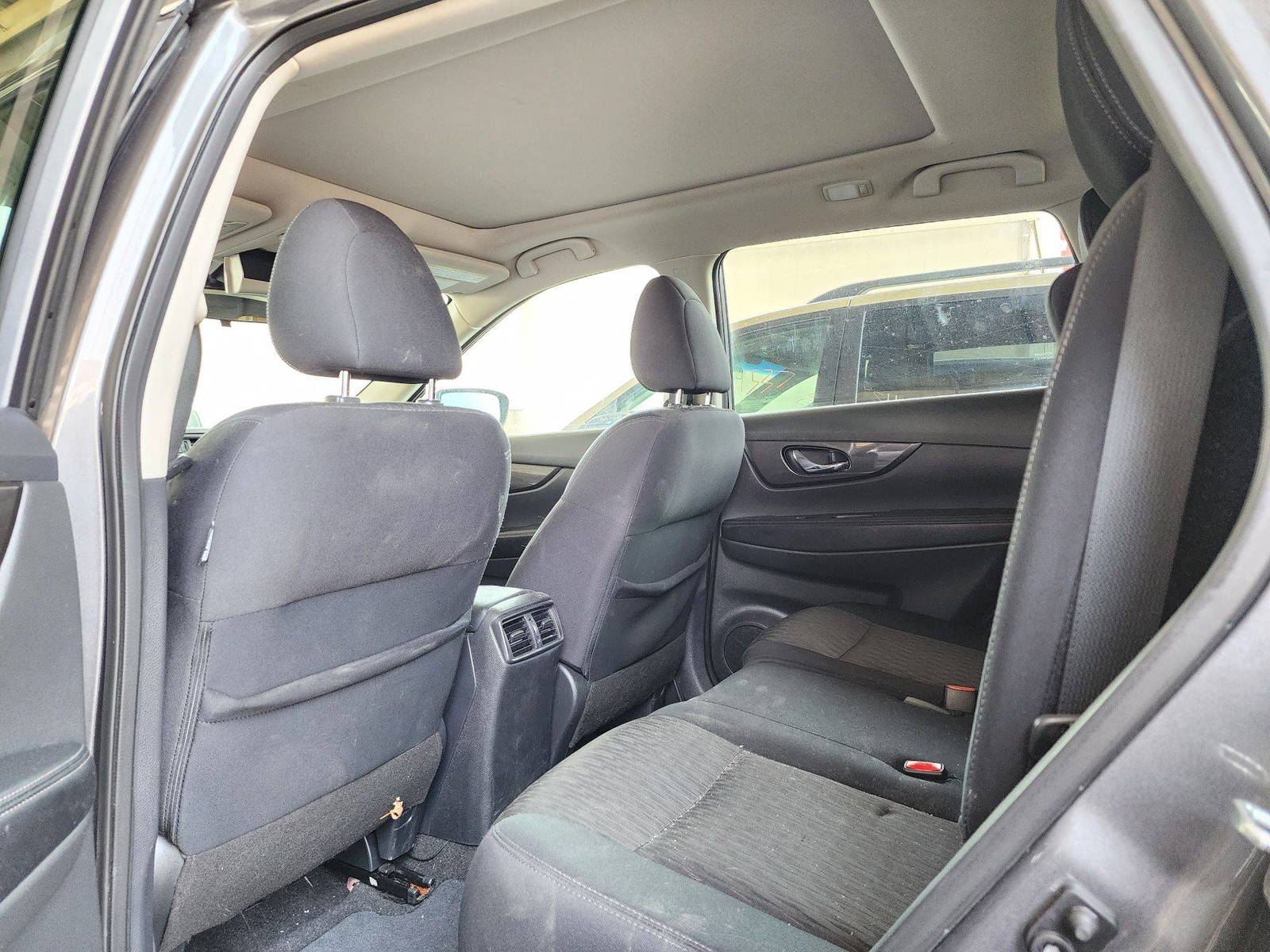 2019 NISSAN ROGUE — 102935 KM — Lot 764644 — Souq - Marhaba Auctions Used Cars - Image 6
