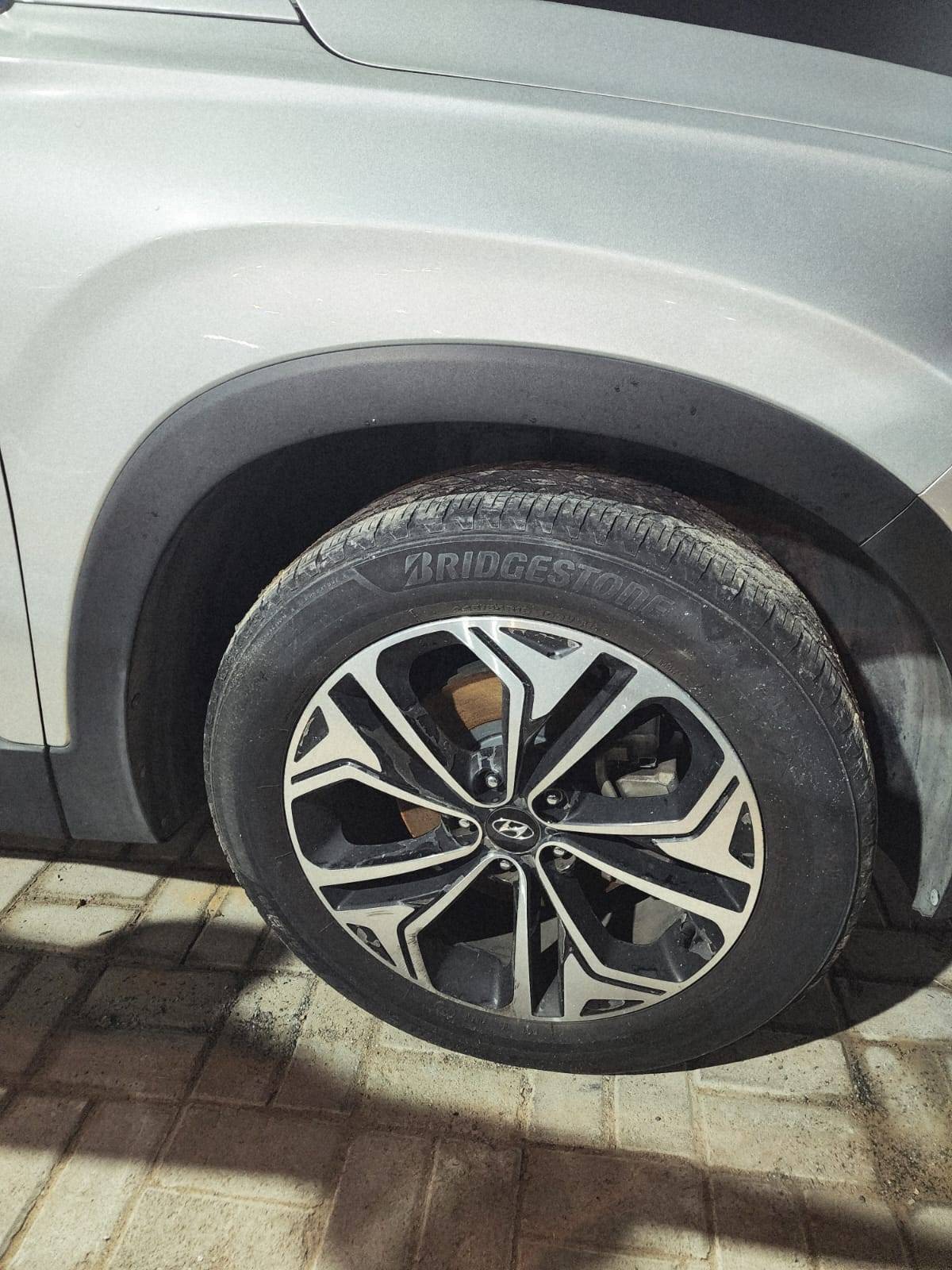HYUNDAI SANTA FE LIMITED 2019 - Marhaba Auction Used Cars - Image 6