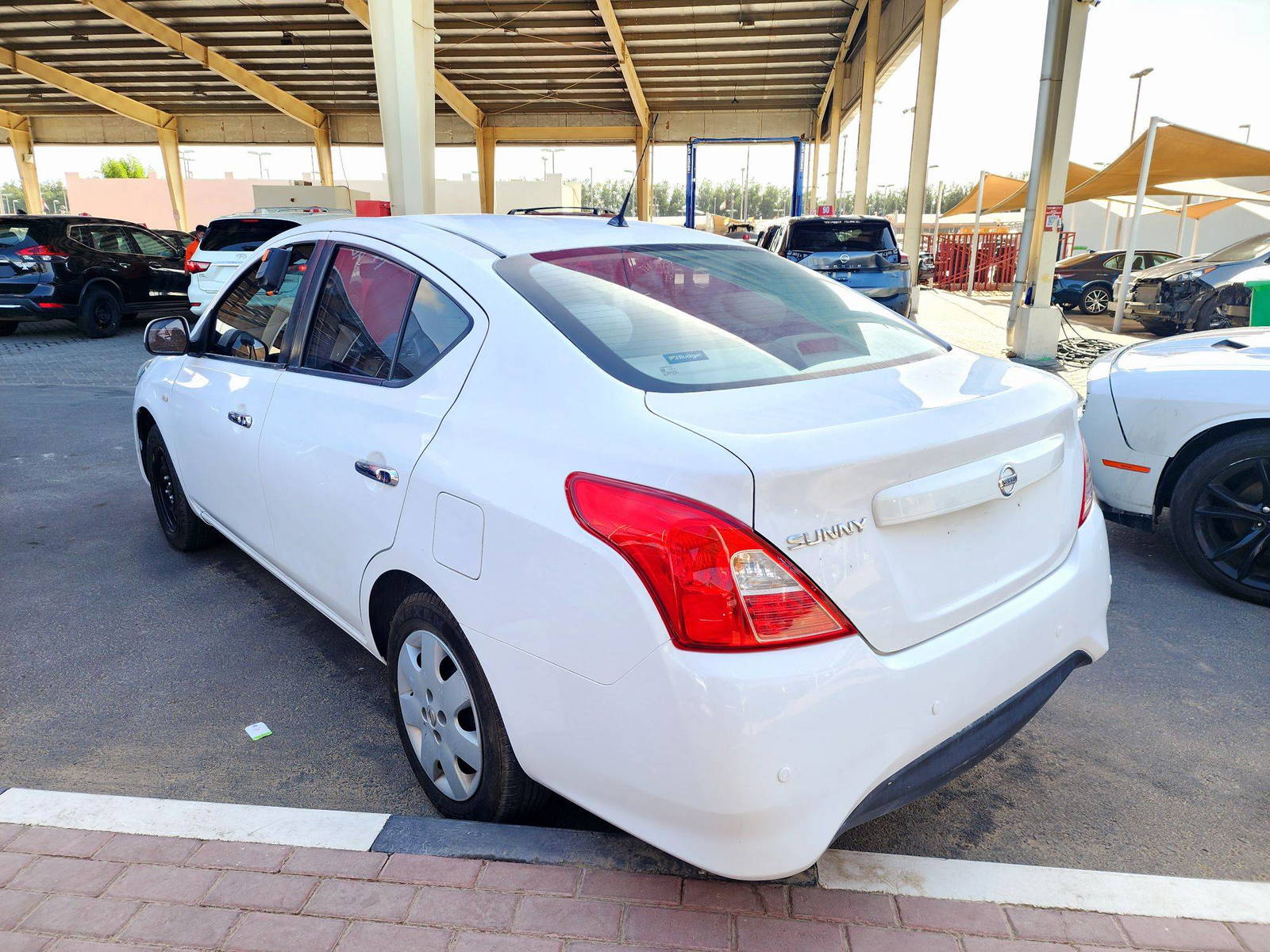 2022 NISSAN SUNNY — 72053 KM — Lot NG135346 — Souq - Marhaba Auctions Used Cars - Image 4