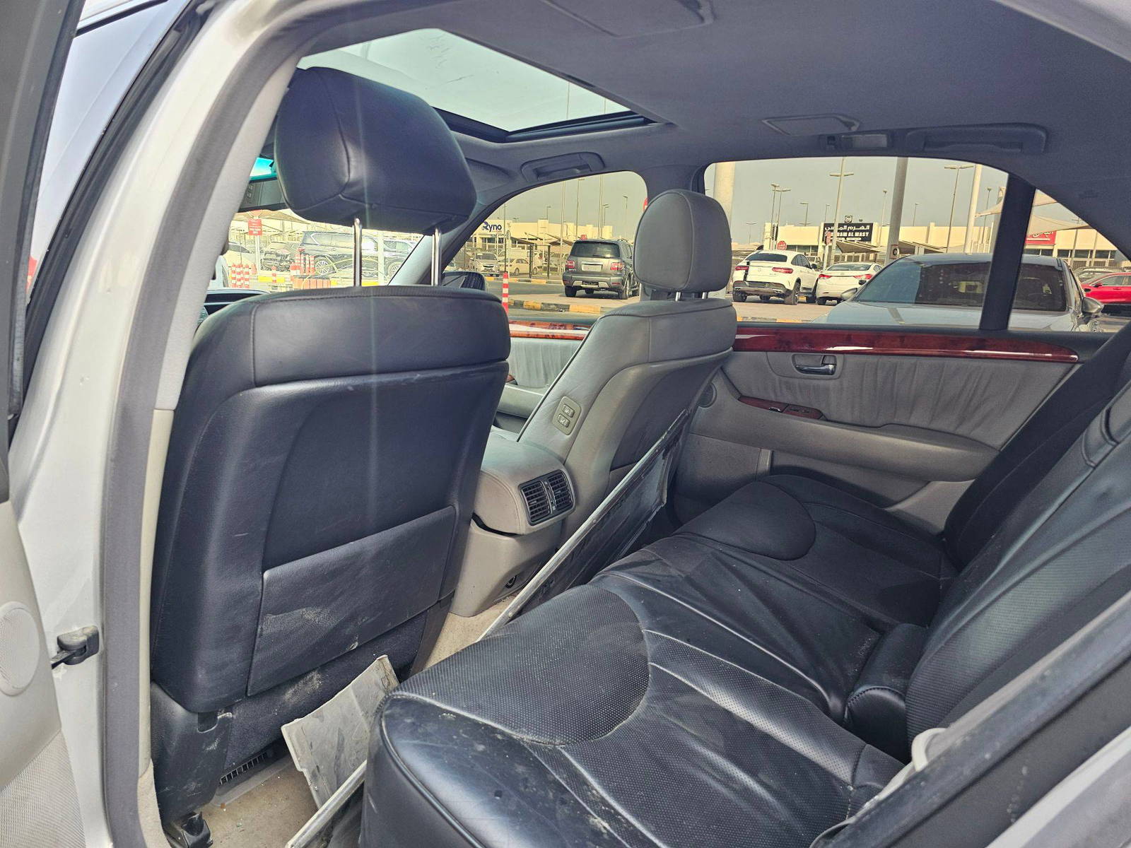 2004 LEXUS LS 430 — 123754 Miles — Lot 0169240 — Souq - Marhaba Auctions Used Cars - Image 6