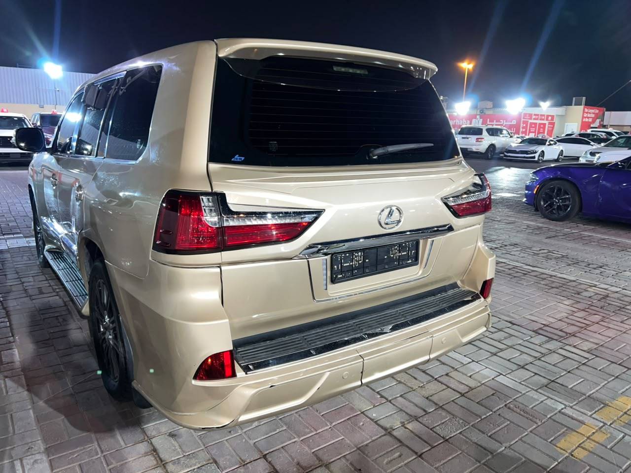 2009 LEXUS LX 570 — 183412 KM — Lot W894028311 - Marhaba Auctions Used Cars - Image 9