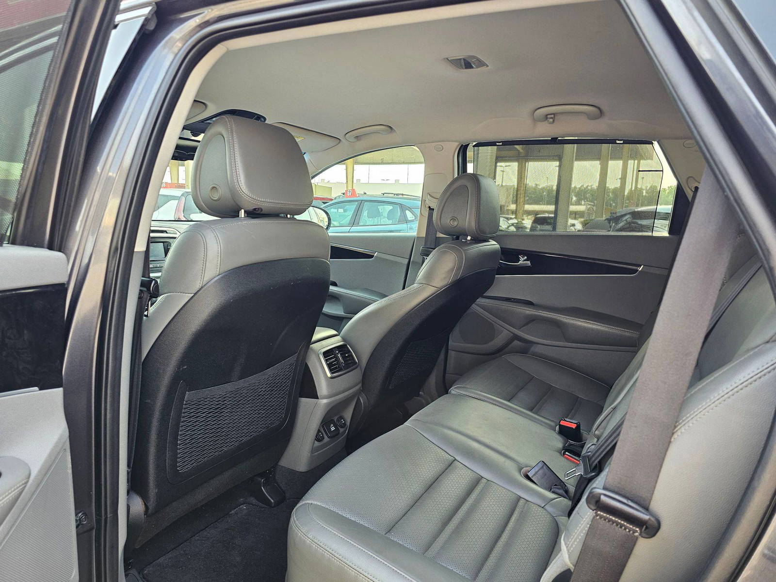 2016 KIA SORENTO — 163793 KM — Lot GG067074 — Souq - Marhaba Auctions Used Cars - Image 6