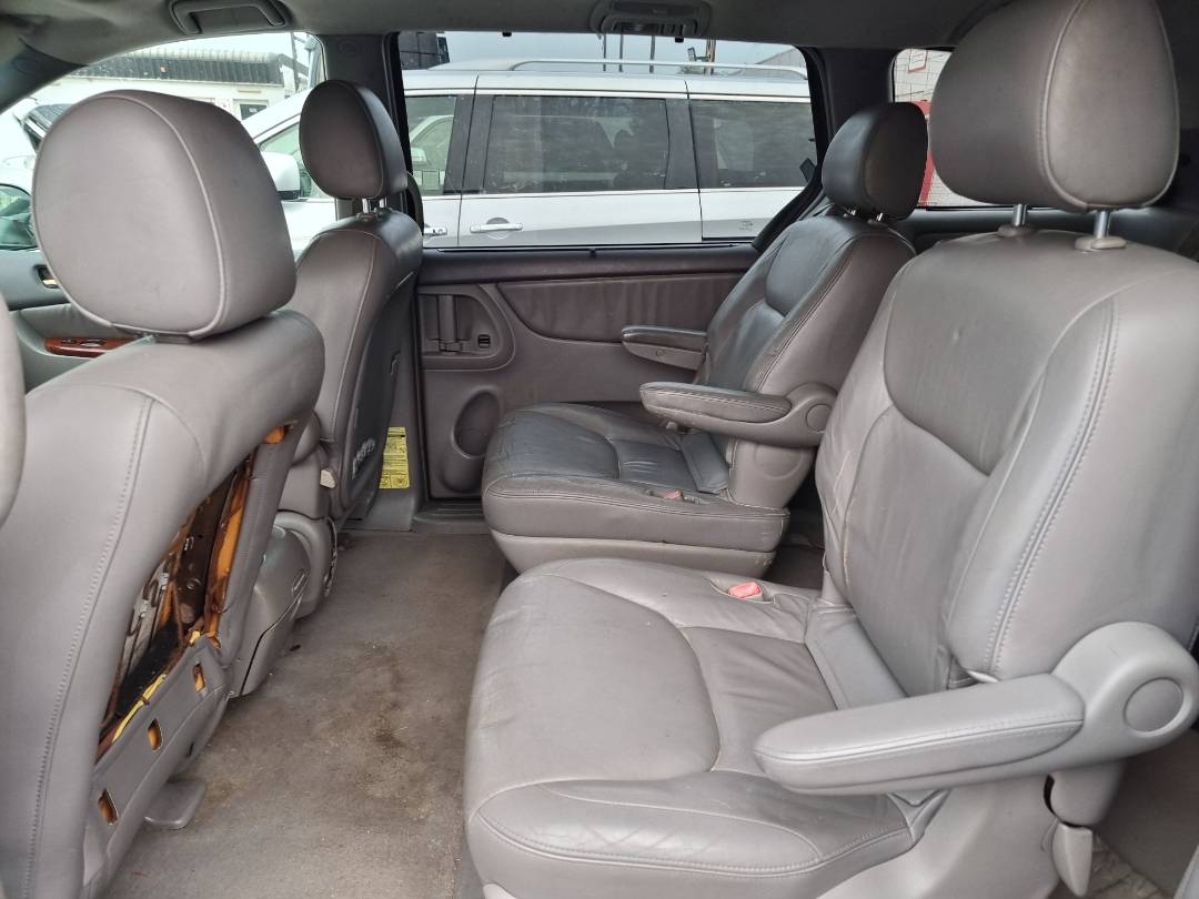 2004 TOYOTA SIENNA — 242447 Miles — Lot 124587 — Ind. 12 - Marhaba Auctions Used Cars - Image 7