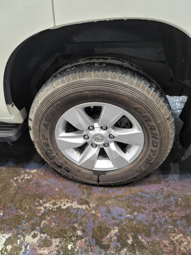 2023 TOYOTA LAND CRUISER PRADO — 22670 KM — Lot PK231362 — Main - Marhaba Auctions Used Cars - Image 9