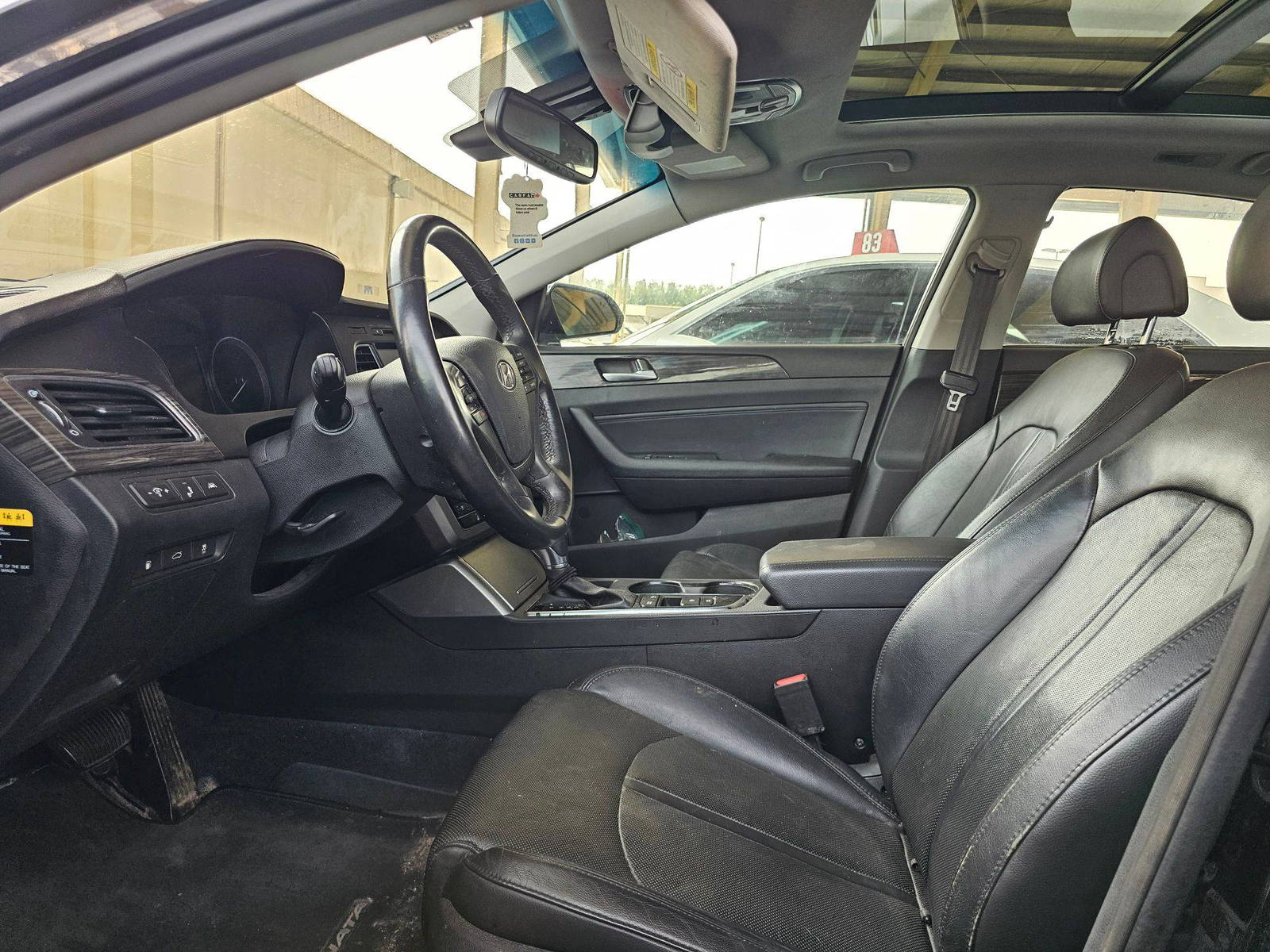 2015 HYUNDAI SONATA — 127934 KM — Lot 12233009 — Souq - Marhaba Auctions Used Cars - Image 9