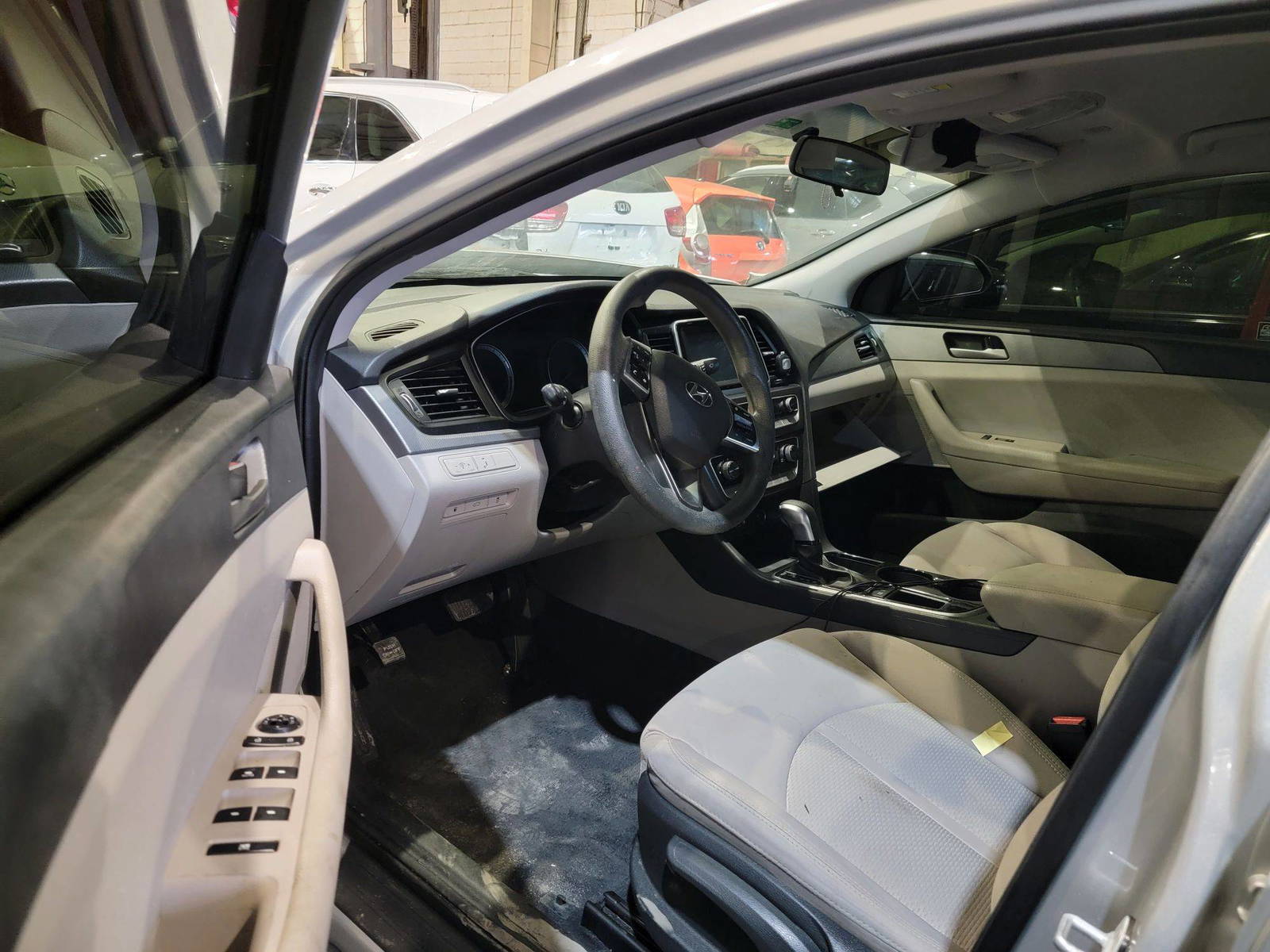 HYUNDAI SONATA 2018 - Marhaba Auction Used Cars - Image 8