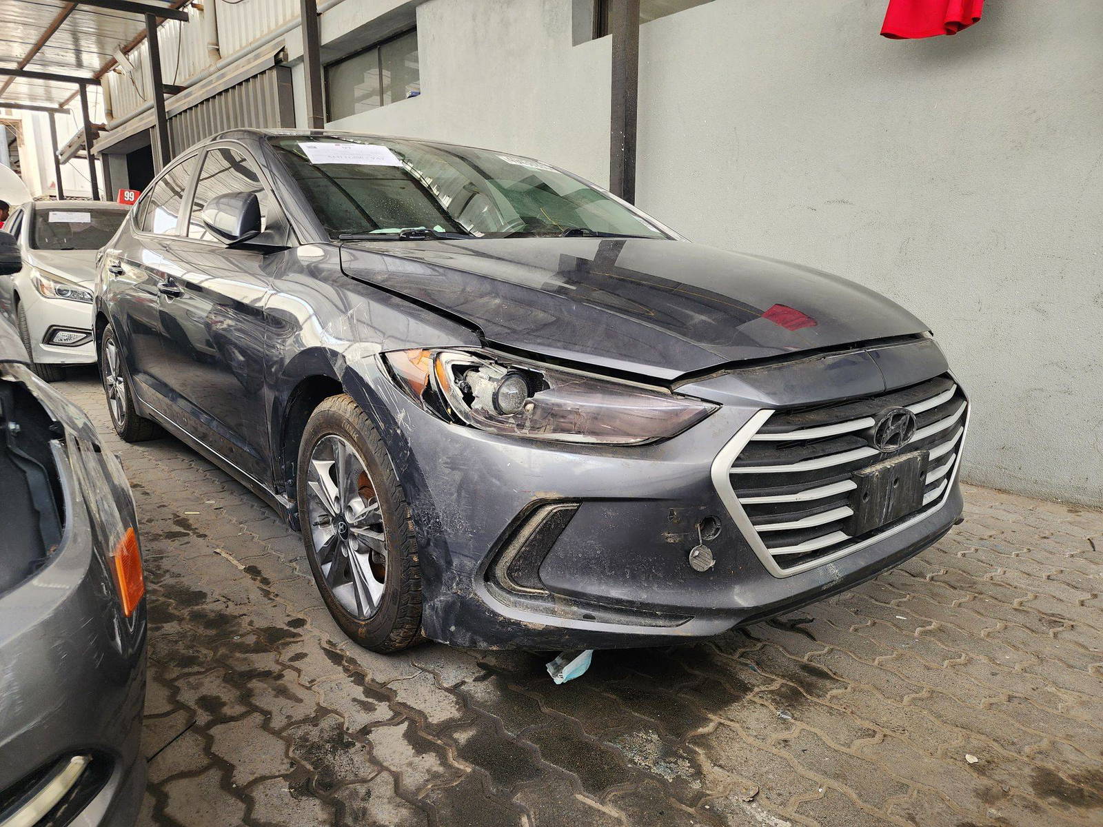 2018 HYUNDAI ELANTRA — 163383 KM — Lot 49436935 — Al Quoz - Marhaba Auctions Used Cars - Image 4