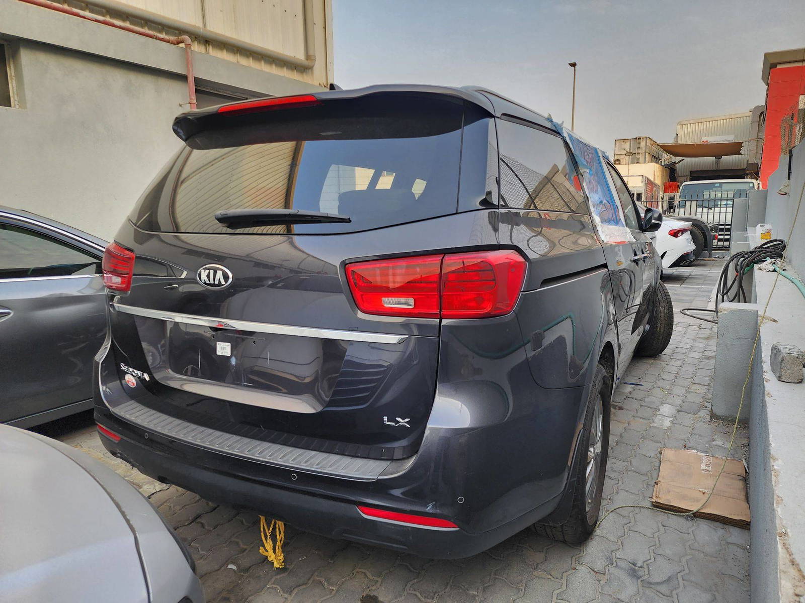 2019 KIA SEDONA — 72195 KM — Lot 48741645 — Main - Marhaba Auctions Used Cars - Image 4