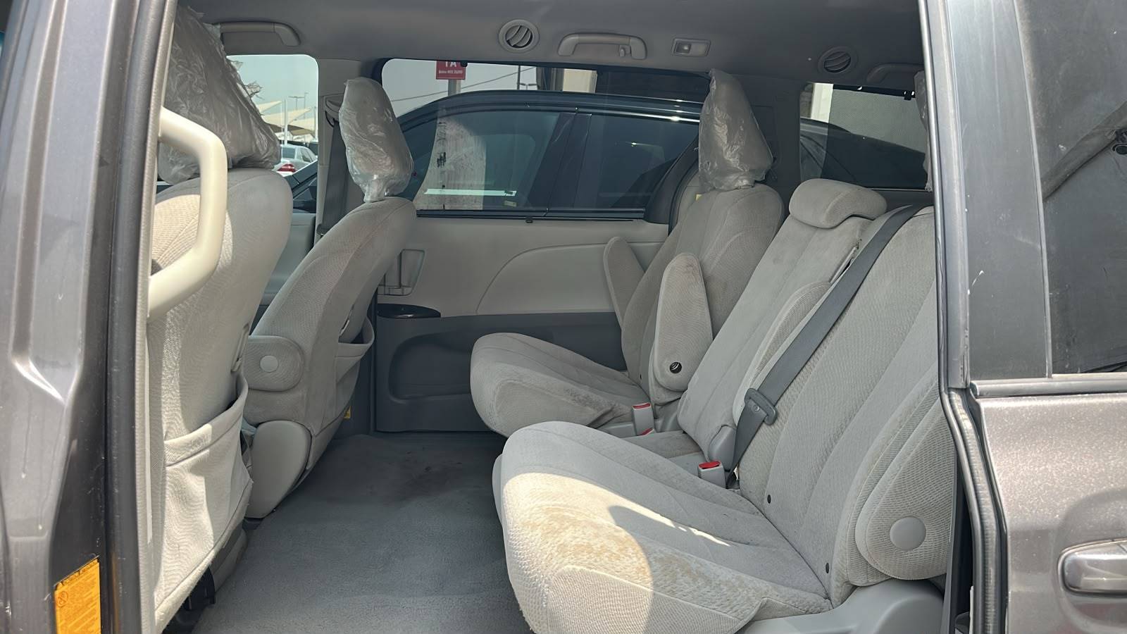 2011 TOYOTA SIENNA — 275215 Miles — Lot C0BS172439 — Souq - Marhaba Auctions Used Cars - Image 7